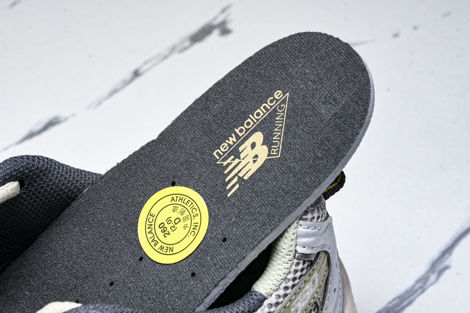   New Balance NB 530 Y2K 浅灰 MR530KMW 尺寸 36 37 37.5 3