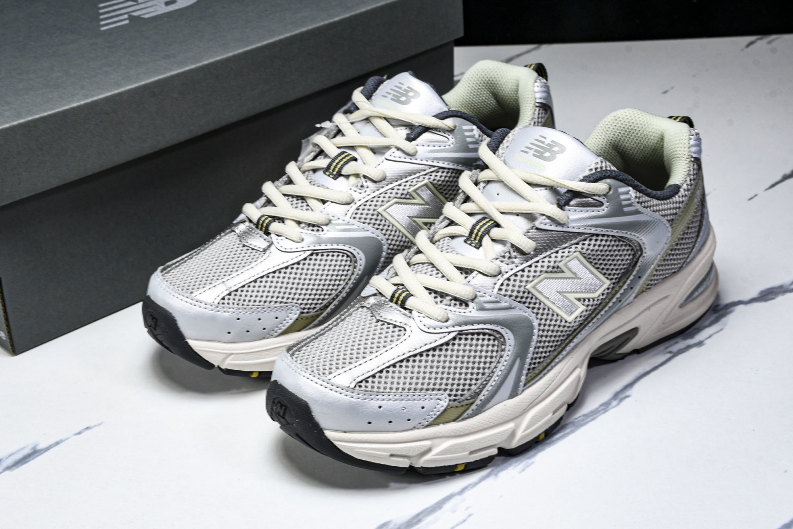   New Balance NB 530 Y2K 浅灰 MR530KMW 尺寸 36 37 37.5 3