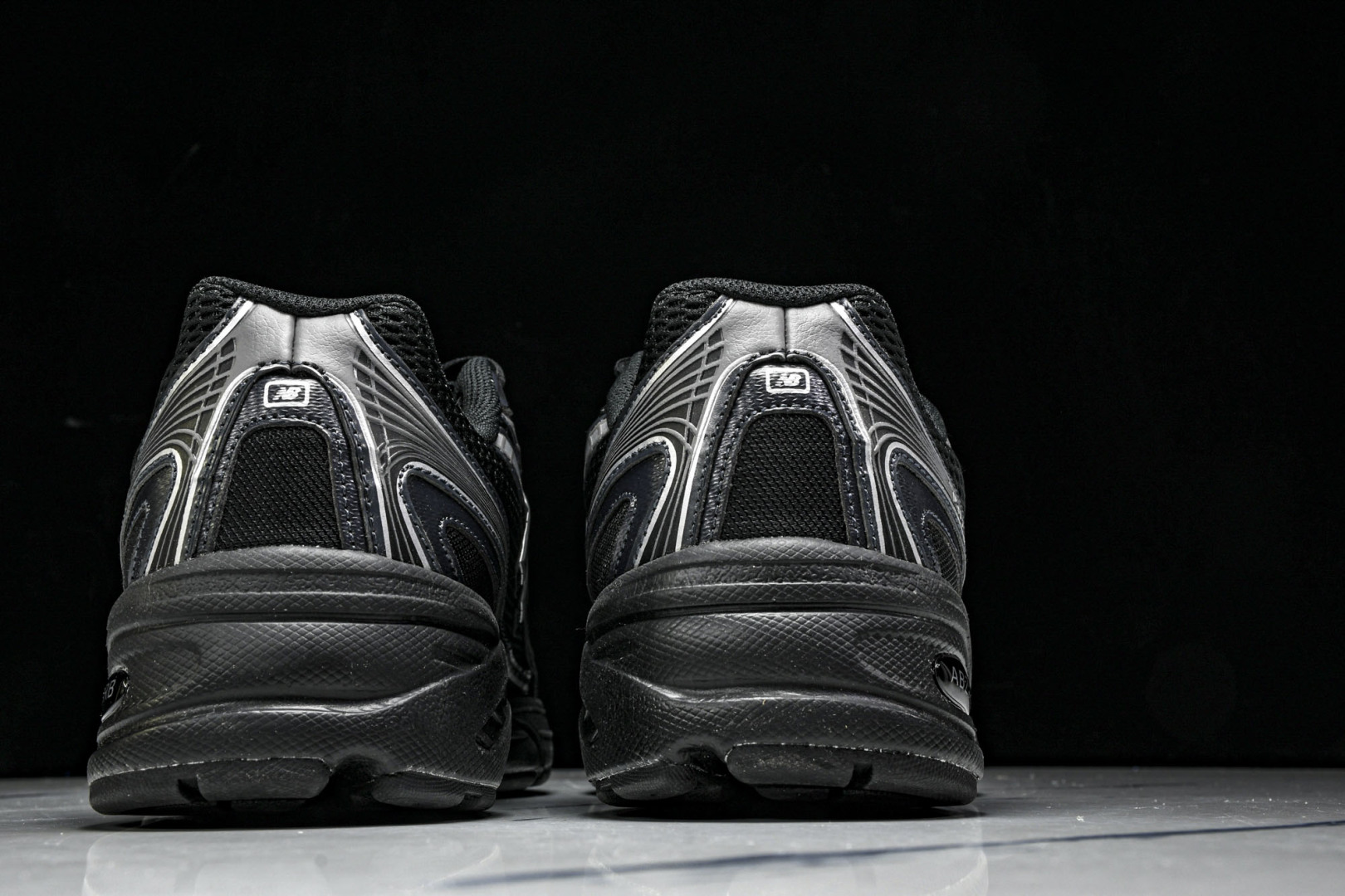  New Balance 740系列复古老爹风休闲运动慢跑鞋 U740BM2 尺寸 36 37 37.5