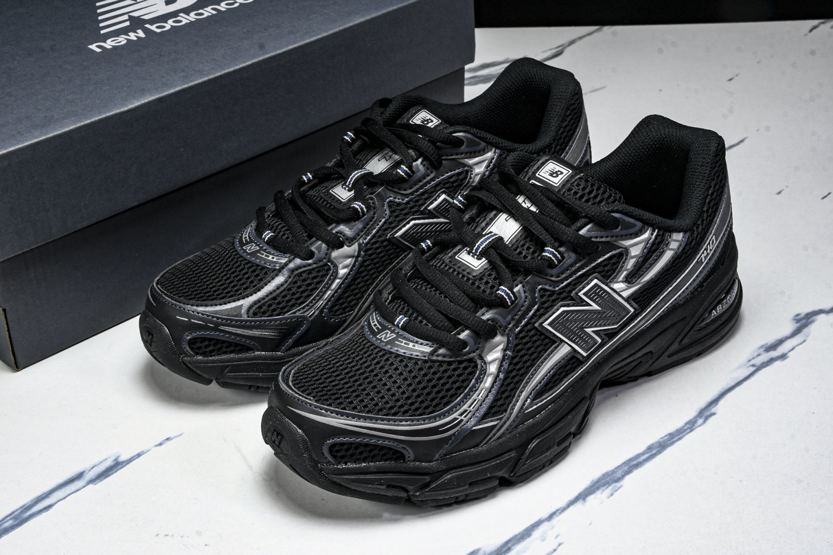  New Balance 740系列复古老爹风休闲运动慢跑鞋 U740BM2 尺寸 36 37 37.5