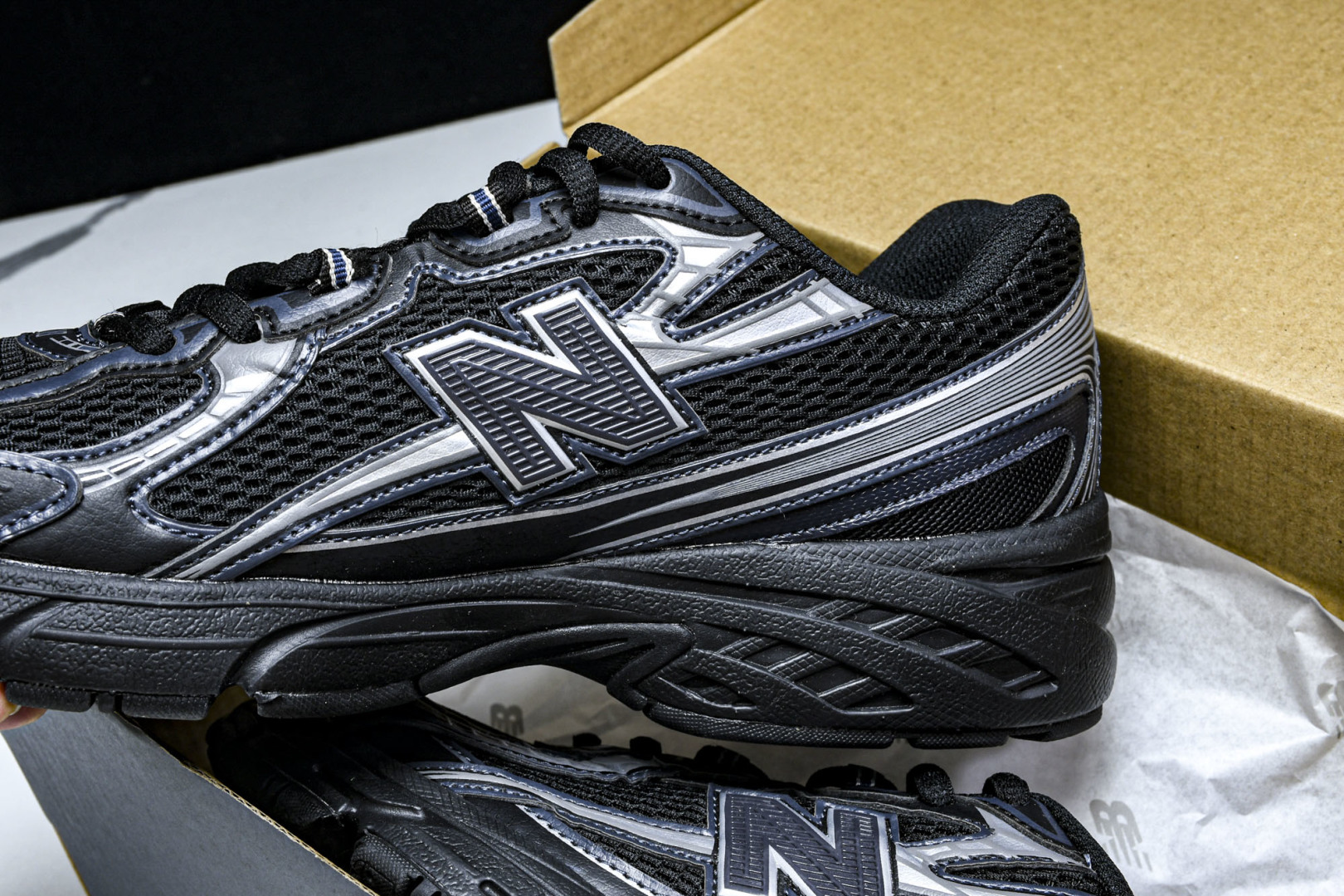  New Balance 740系列复古老爹风休闲运动慢跑鞋 U740BM2 尺寸 36 37 37.5
