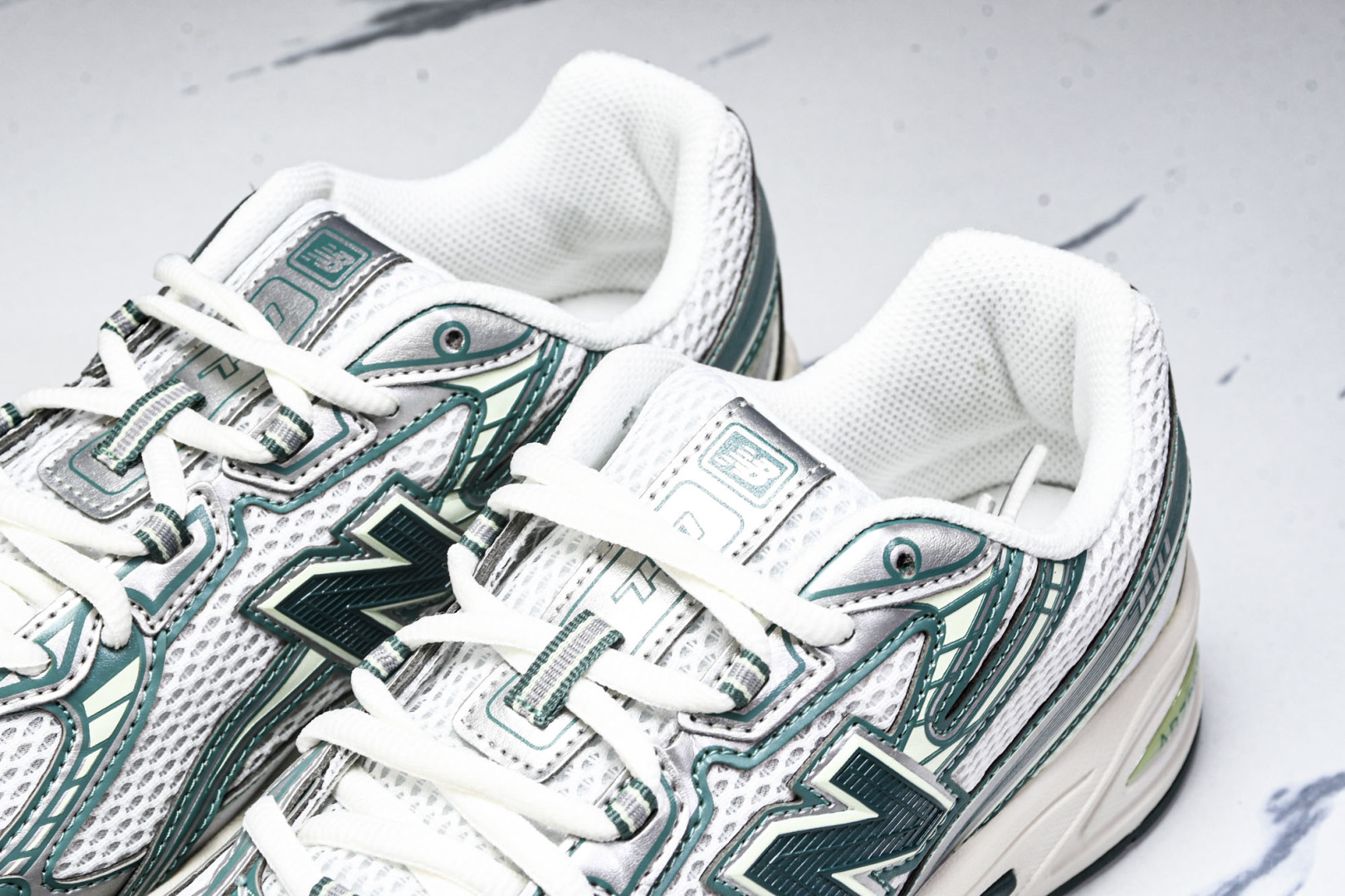  New Balance 740系列复古老爹风休闲运动慢跑鞋 U740GR2 尺寸 36 37 37.5