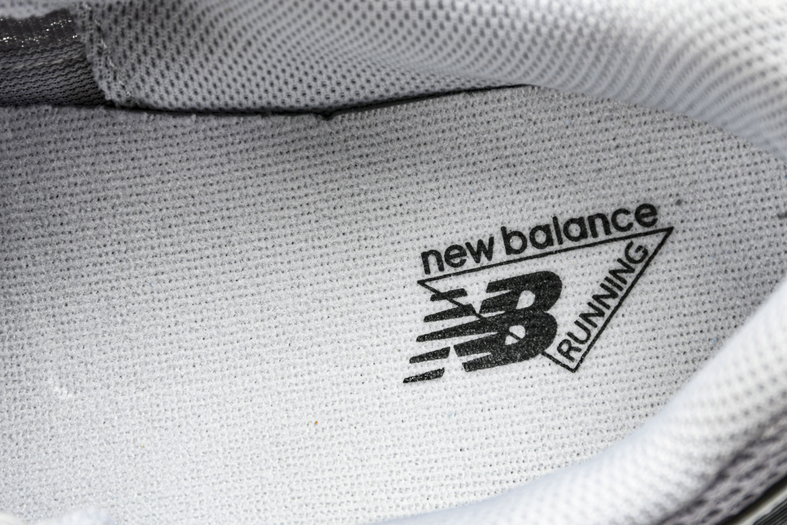  New Balance 740系列复古老爹风休闲运动慢跑鞋 U740JPG 尺寸 36 37 37.5