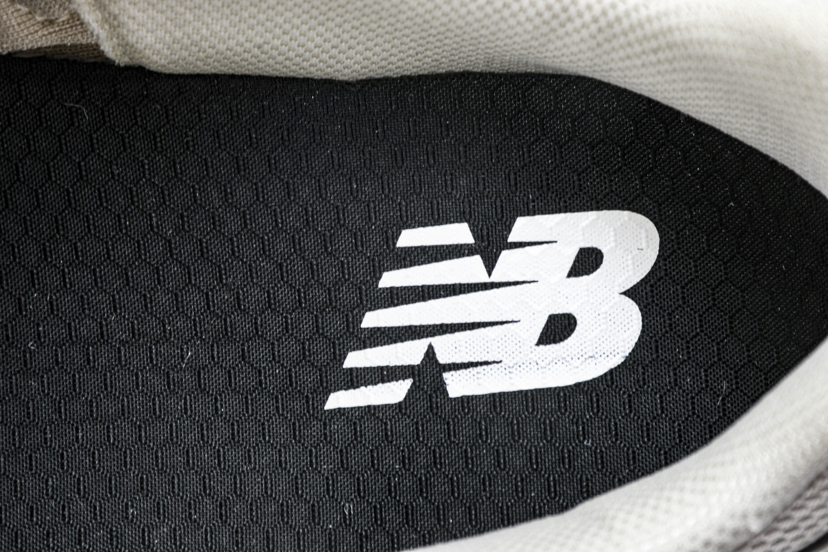  New Balance 740系列复古老爹风休闲运动慢跑鞋 U740LN1 尺寸 36 37 37.5