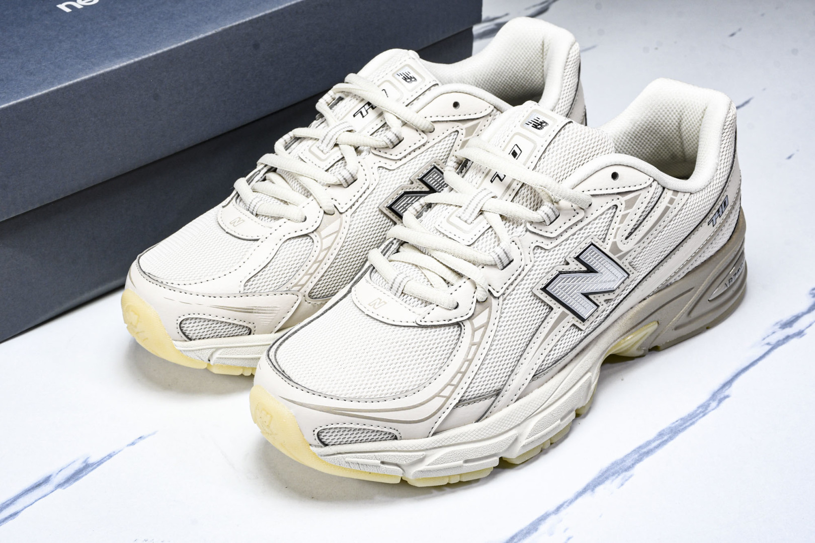  New Balance 740系列复古老爹风休闲运动慢跑鞋 U740LN1 尺寸 36 37 37.5