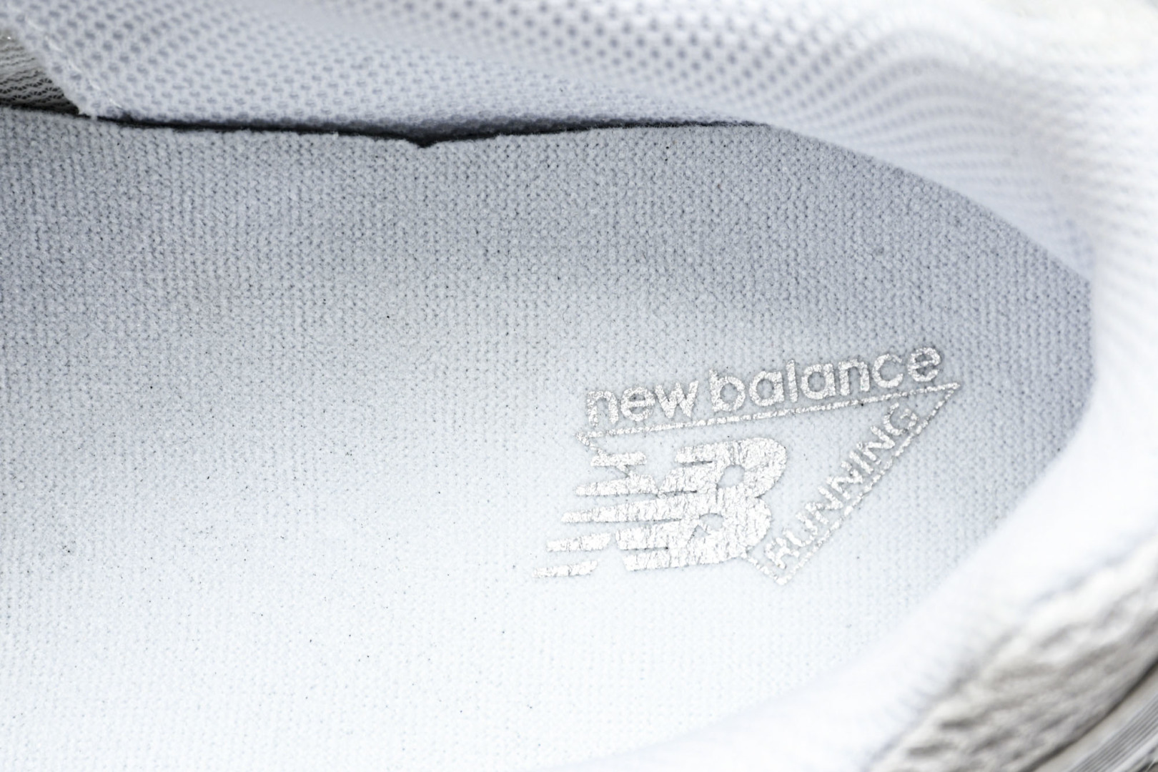  New Balance 740系列复古老爹风休闲运动慢跑鞋 U740WM2 尺寸 36 37 37.5