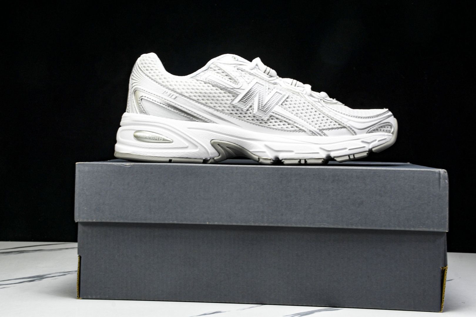  New Balance 740系列复古老爹风休闲运动慢跑鞋 U740WM2 尺寸 36 37 37.5