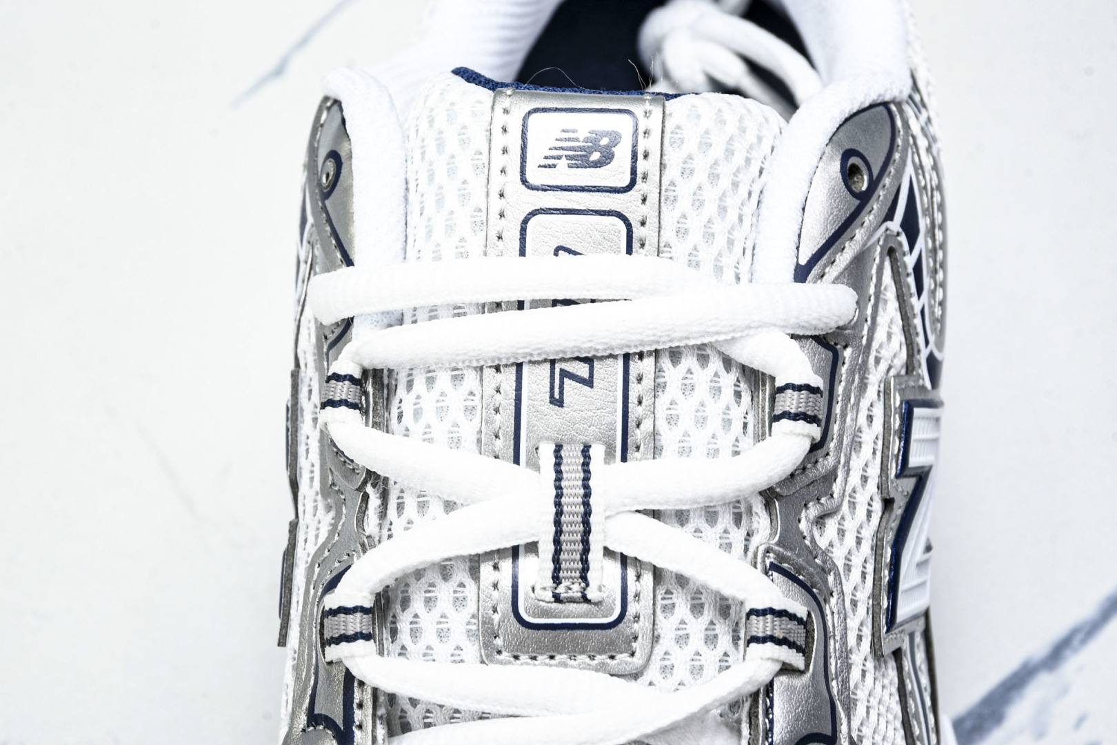  New Balance 740系列复古老爹风休闲运动慢跑鞋 U740WN2 尺寸 36 37 37.5