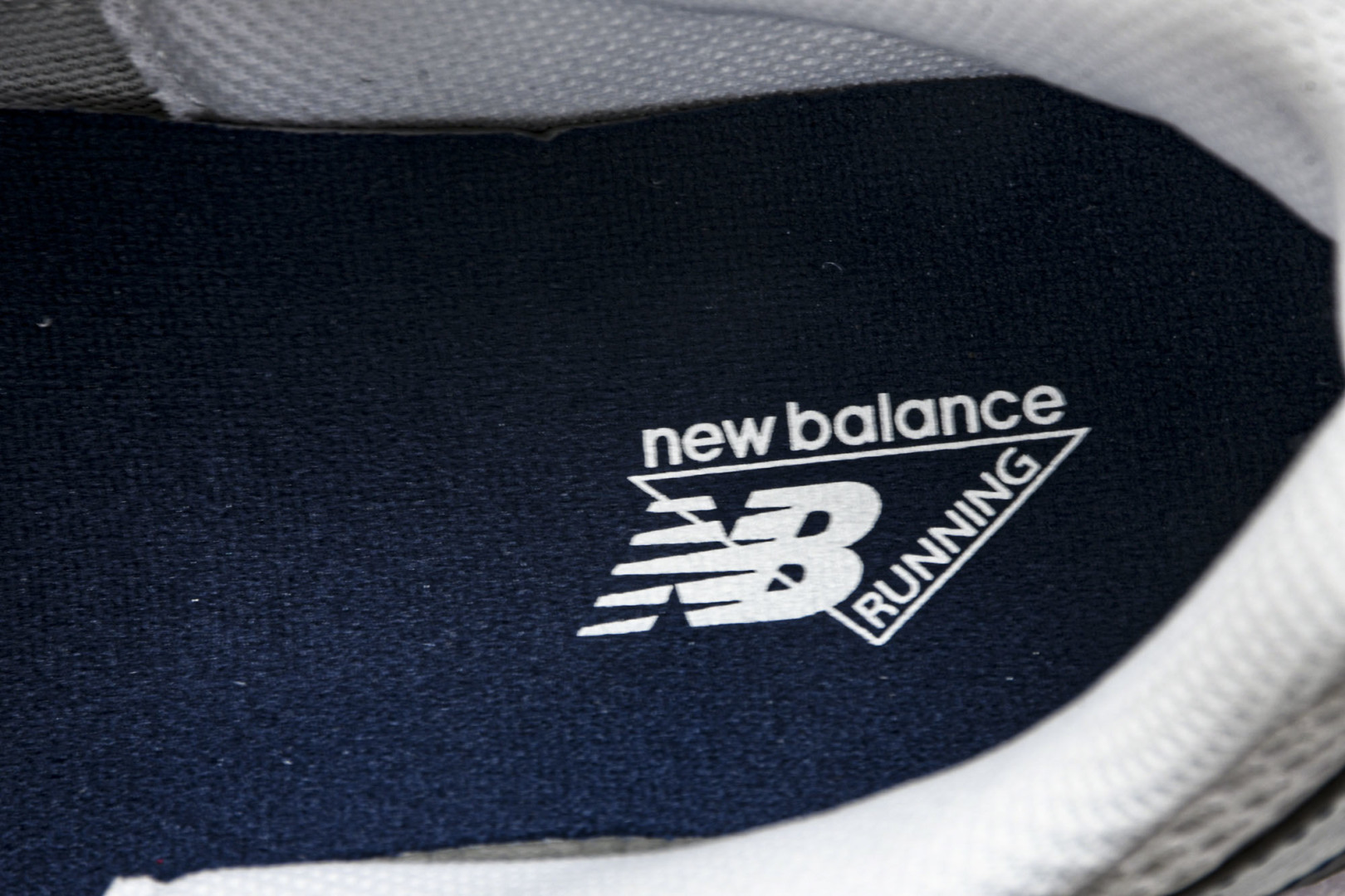  New Balance 740系列复古老爹风休闲运动慢跑鞋 U740WN2 尺寸 36 37 37.5
