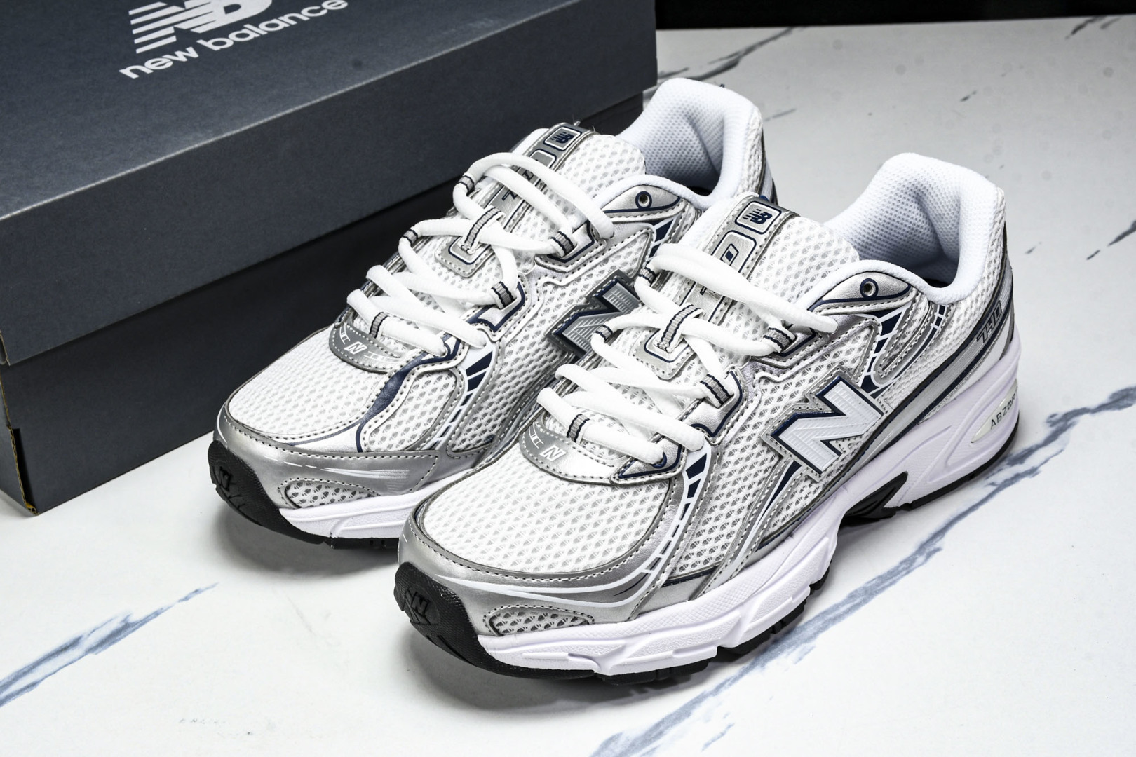  New Balance 740系列复古老爹风休闲运动慢跑鞋 U740WN2 尺寸 36 37 37.5