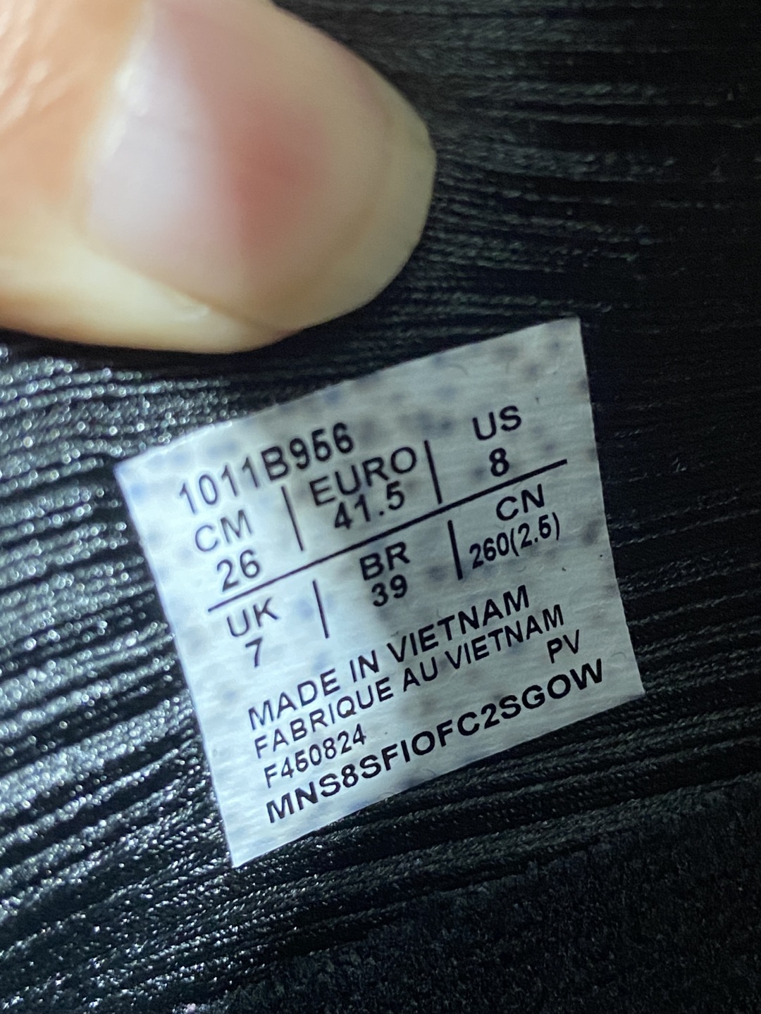 
亚瑟士Asics GEL-NIMBUS 27 黑银
💯纯原品质，原鞋11开发💪
⚠️​超软踩屎感，特高