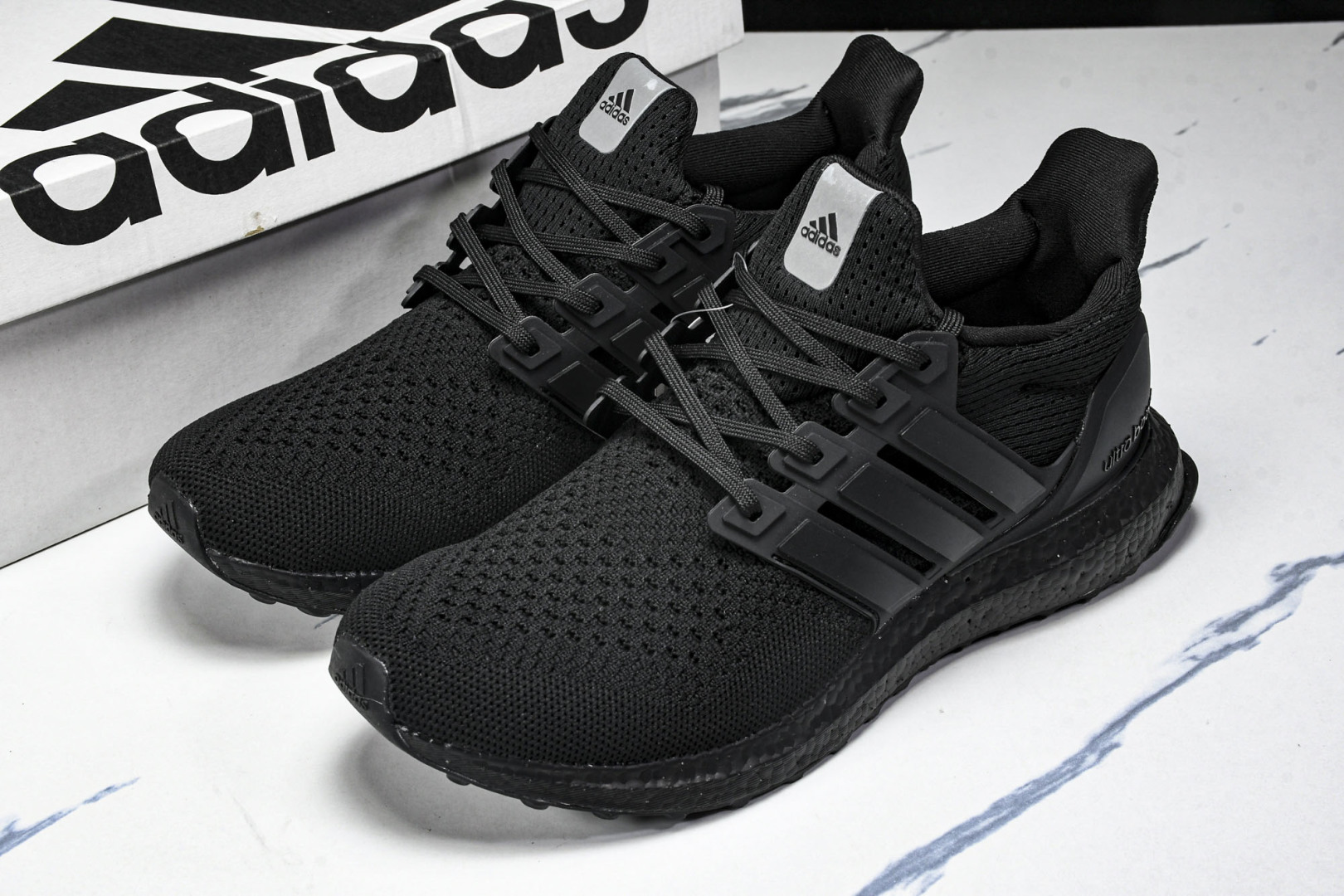 UB 尺码36-46

纯原版出品-Ultra Boost 1.0  初代爆米花休闲运动套脚慢跑鞋 HQ