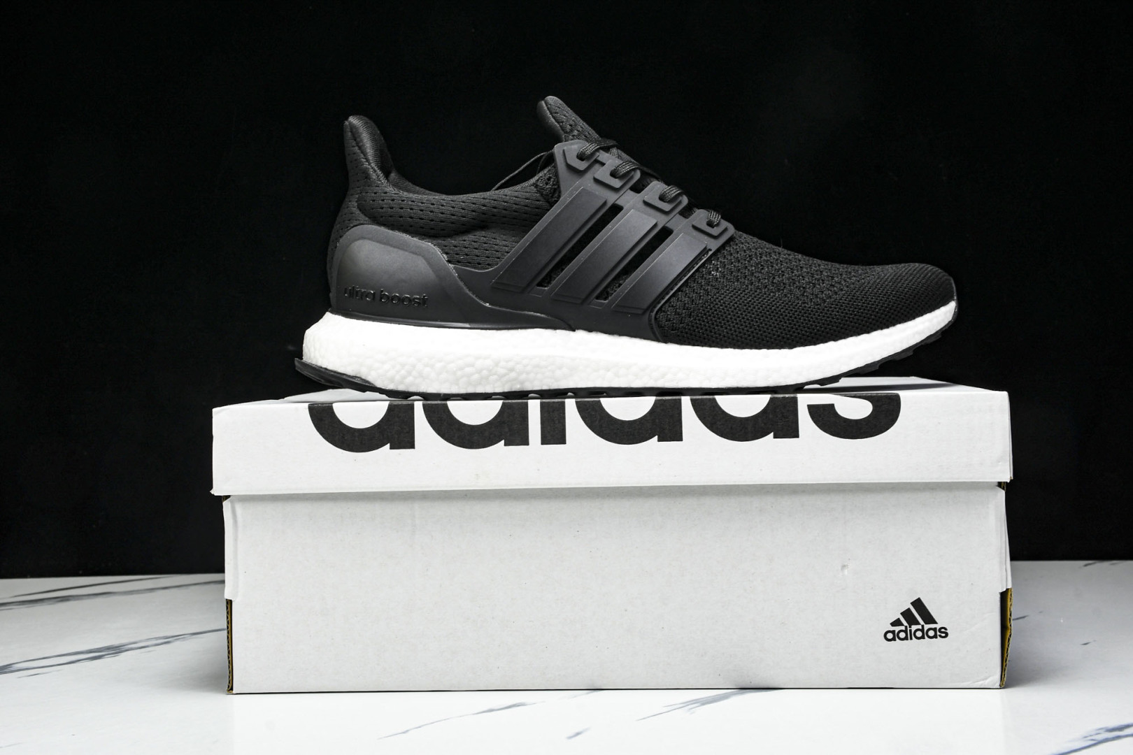 UB 尺码36-46

纯原版出品-Ultra Boost 1.0  初代爆米花休闲运动套脚慢跑鞋 HQ