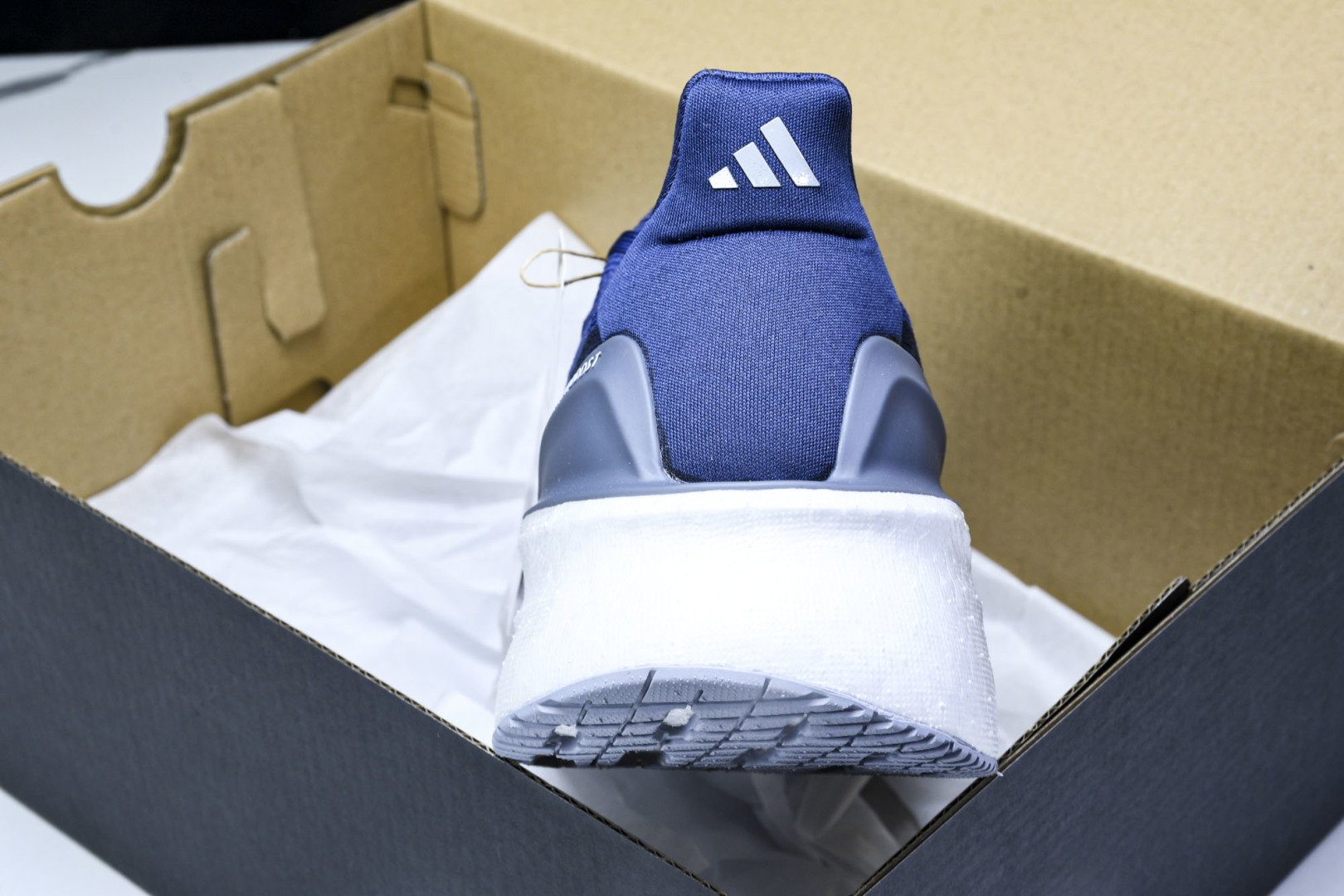 UB 尺码39-48

纯原版出品-Ultraboost 5X 阿迪达斯新款休闲爆米花跑步鞋 JI338