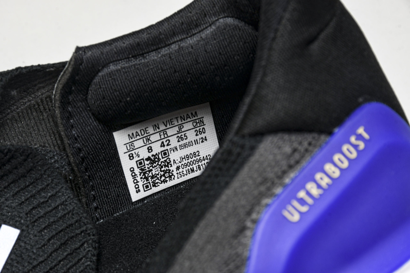 UB 尺码39-48

纯原版出品- Ultraboost 5  阿迪达斯新款休闲爆米花跑步鞋 JH90
