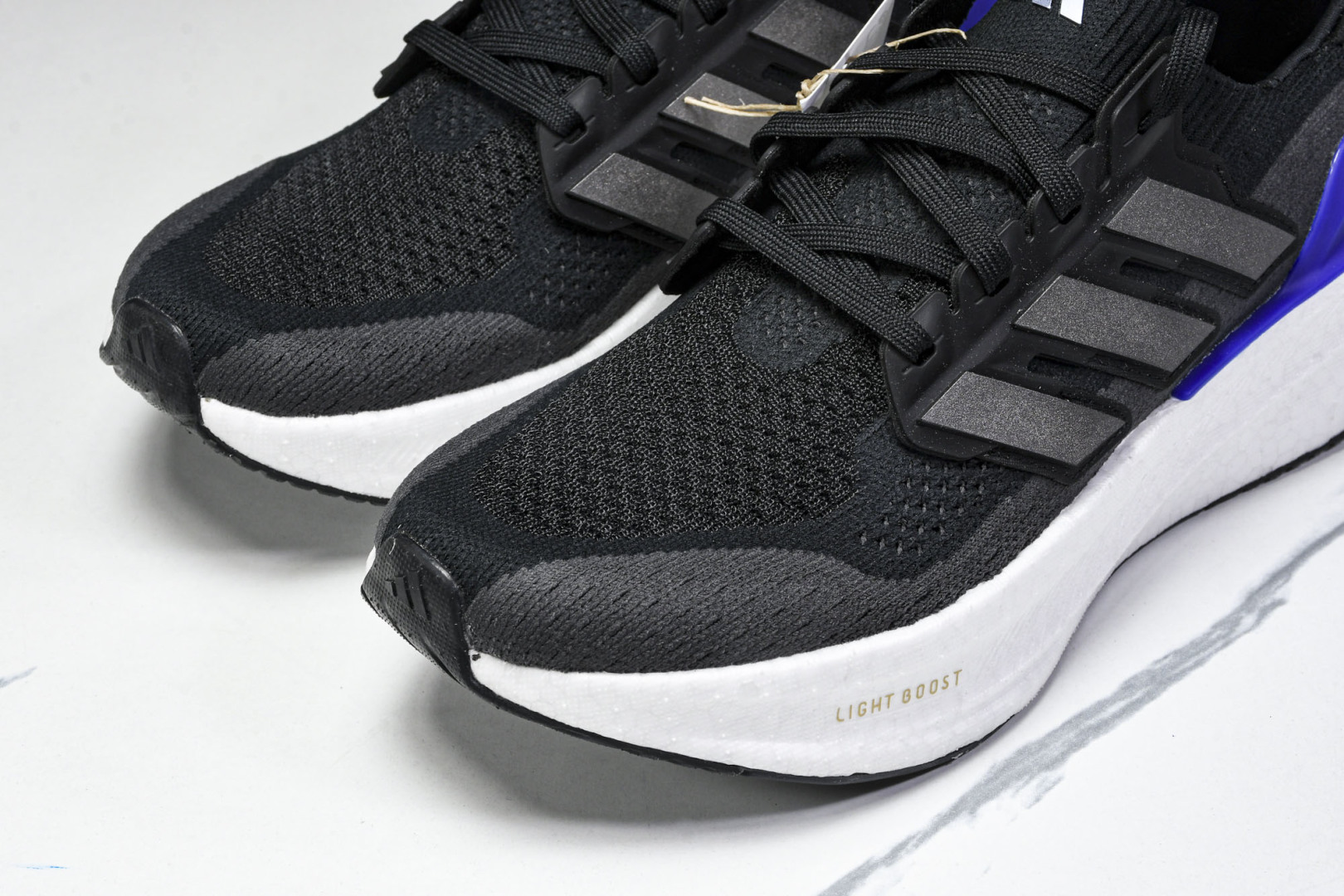 UB 尺码39-48

纯原版出品- Ultraboost 5  阿迪达斯新款休闲爆米花跑步鞋 JH90