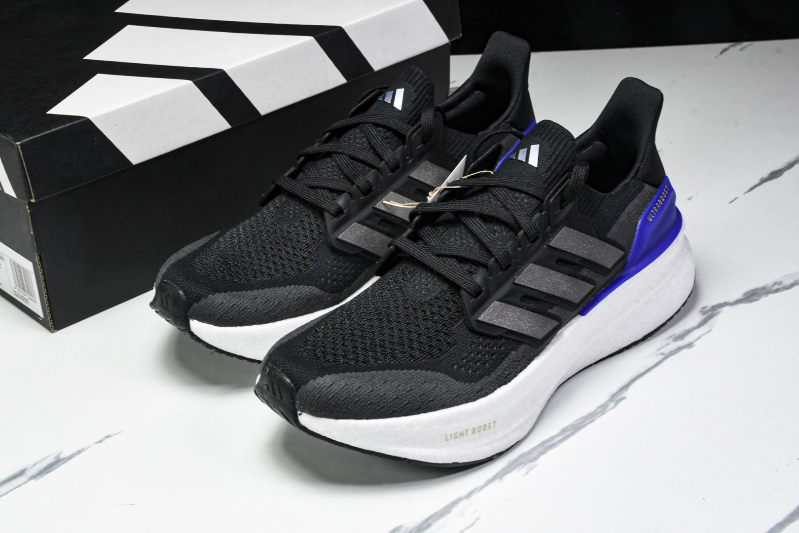 UB 尺码39-48

纯原版出品- Ultraboost 5  阿迪达斯新款休闲爆米花跑步鞋 JH90