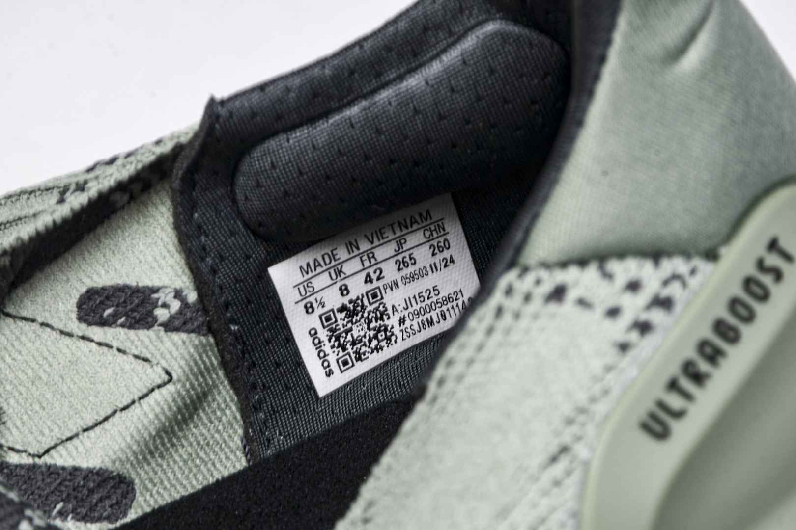 UB 尺码39-48

纯原版出品-Ultraboost 5 阿迪达斯新款休闲爆米花跑步鞋  JI152