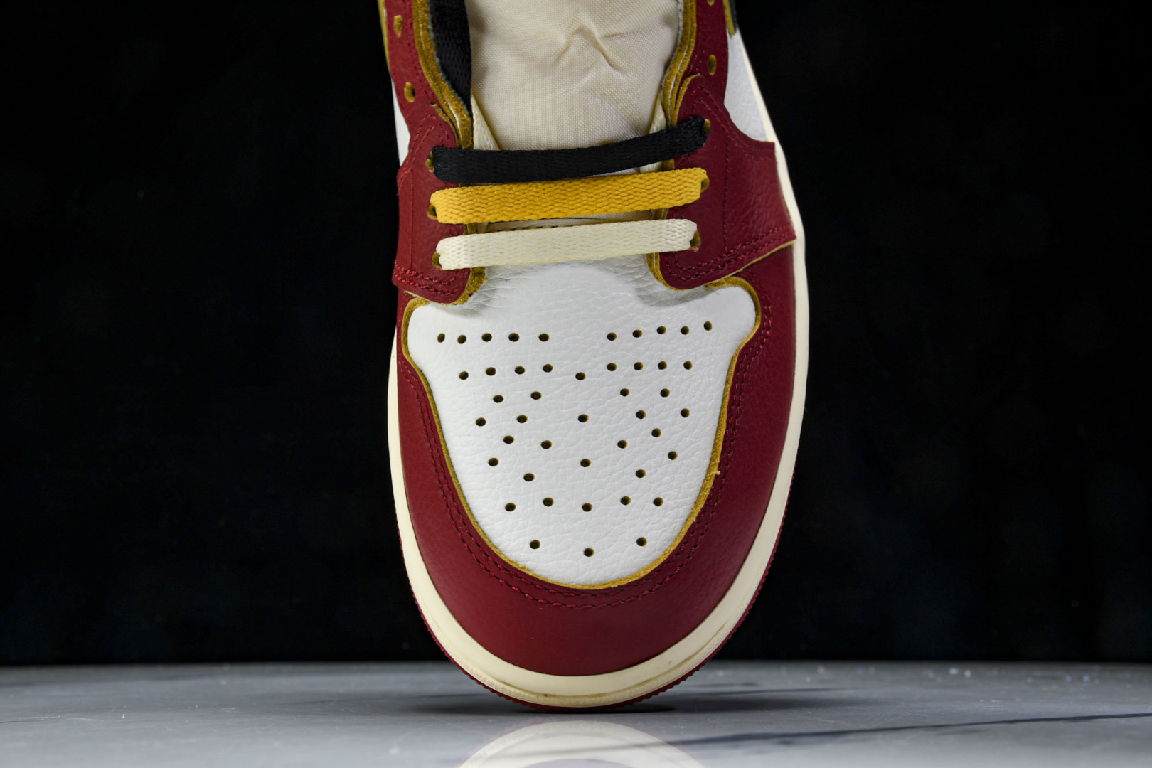 AJ1高帮 尺码40-47.5

纯原版出品-Air Jordan 1 Retro High OG SP