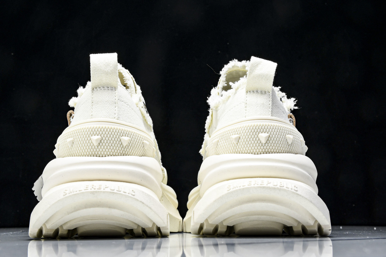 开口笑2.0 尺码35-45

纯原版出品-SMILEREPUBLIC 檀健次 开口笑2.0厚底百搭休闲