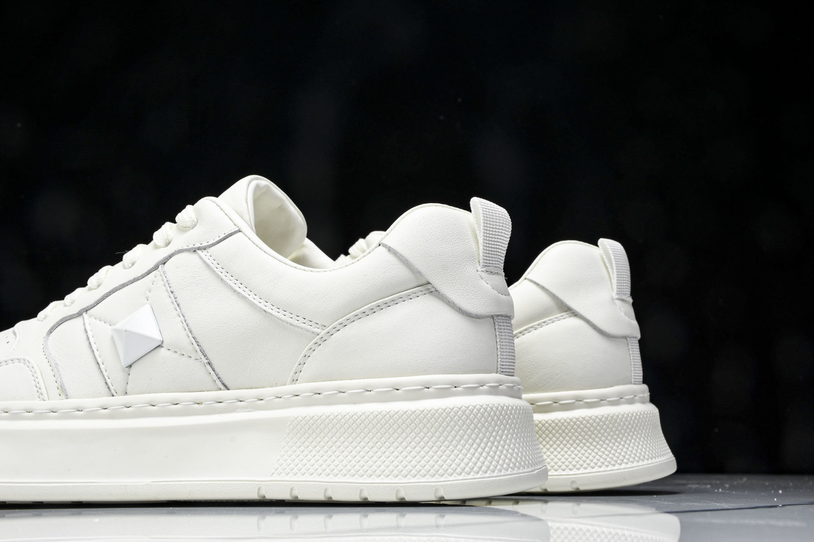 华伦天奴 尺码39-44

纯原版出品-Valentino Rockstud Untitled 华伦天奴