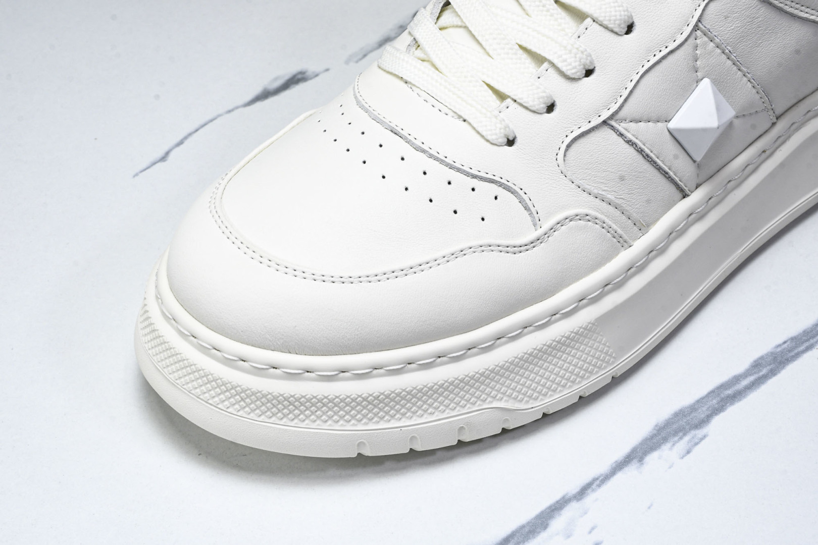 华伦天奴 尺码39-44

纯原版出品-Valentino Rockstud Untitled 华伦天奴