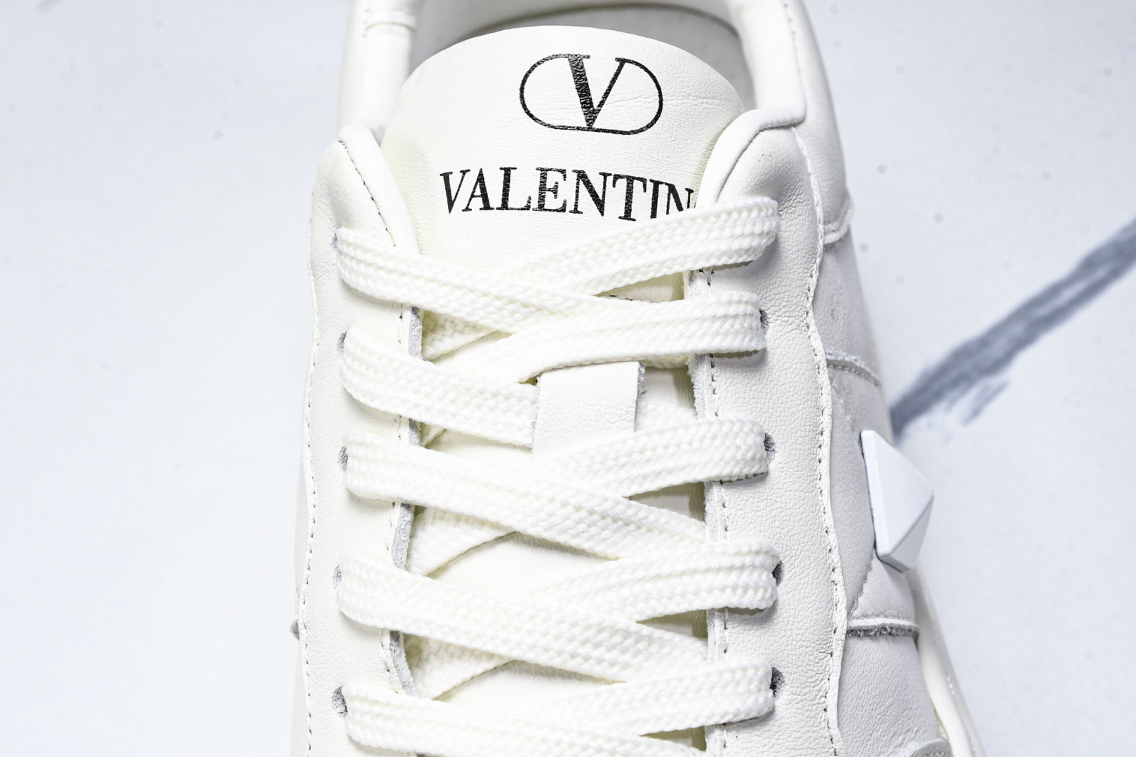 华伦天奴 尺码39-44

纯原版出品-Valentino Rockstud Untitled 华伦天奴