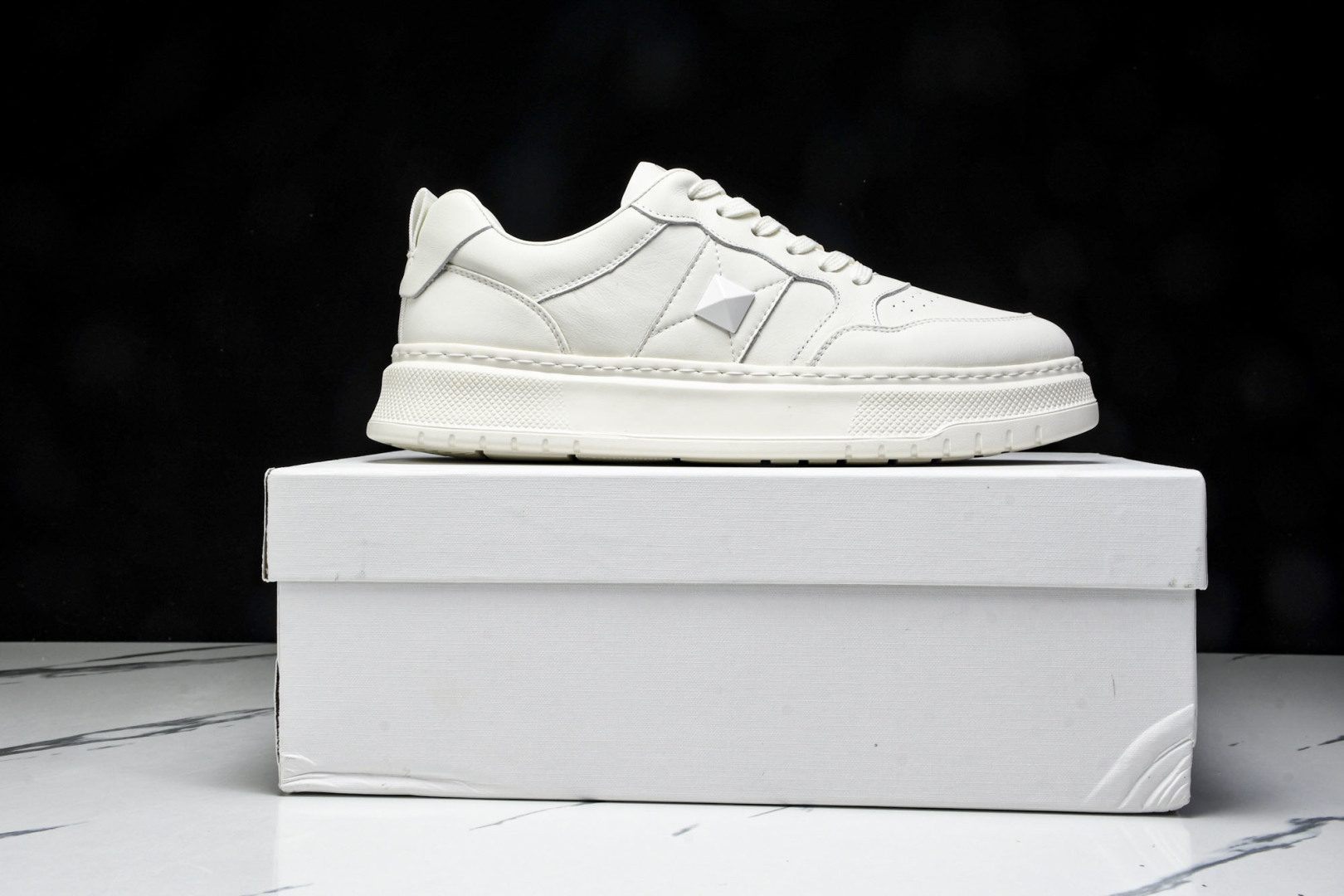 华伦天奴 尺码39-44

纯原版出品-Valentino Rockstud Untitled 华伦天奴