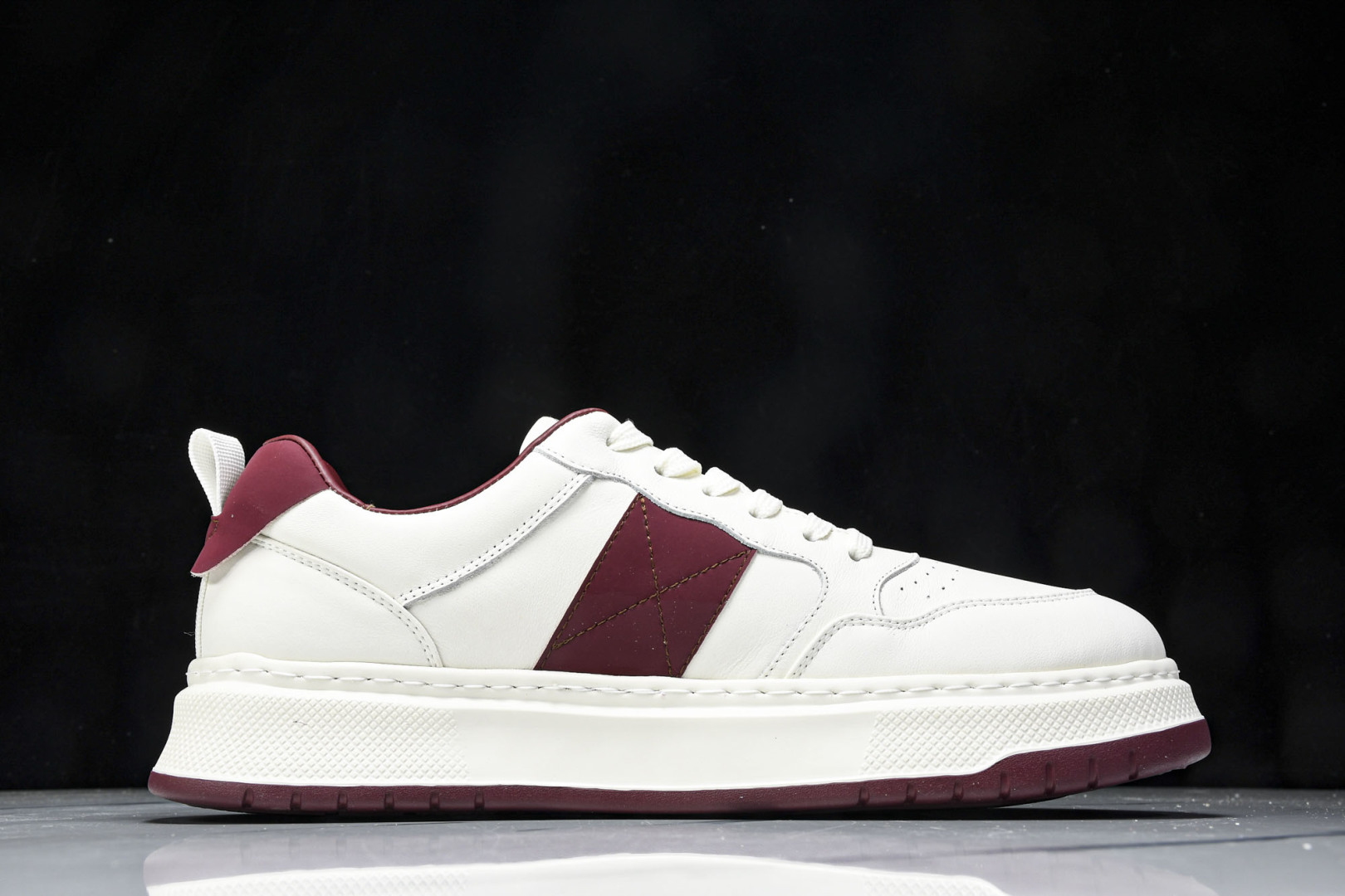 华伦天奴 尺码39-44

纯原版出品-Valentino Rockstud Untitled 华伦天奴