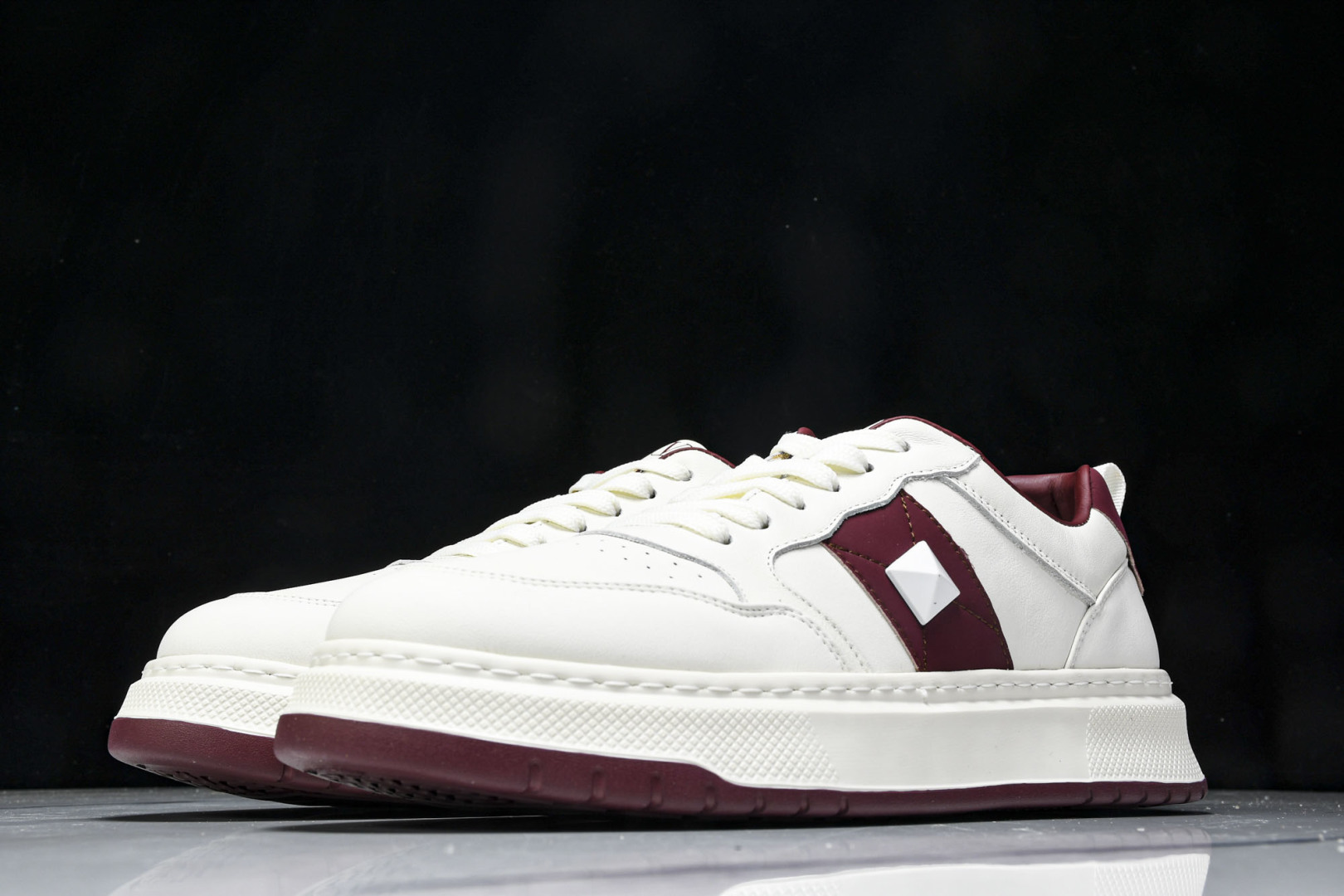 华伦天奴 尺码39-44

纯原版出品-Valentino Rockstud Untitled 华伦天奴
