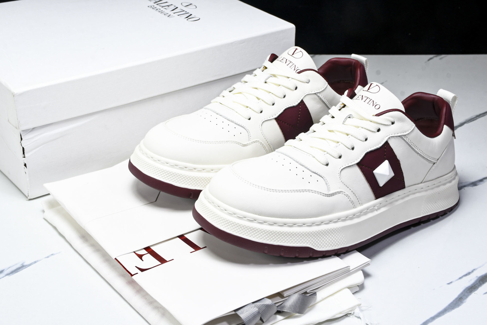 华伦天奴 尺码39-44

纯原版出品-Valentino Rockstud Untitled 华伦天奴