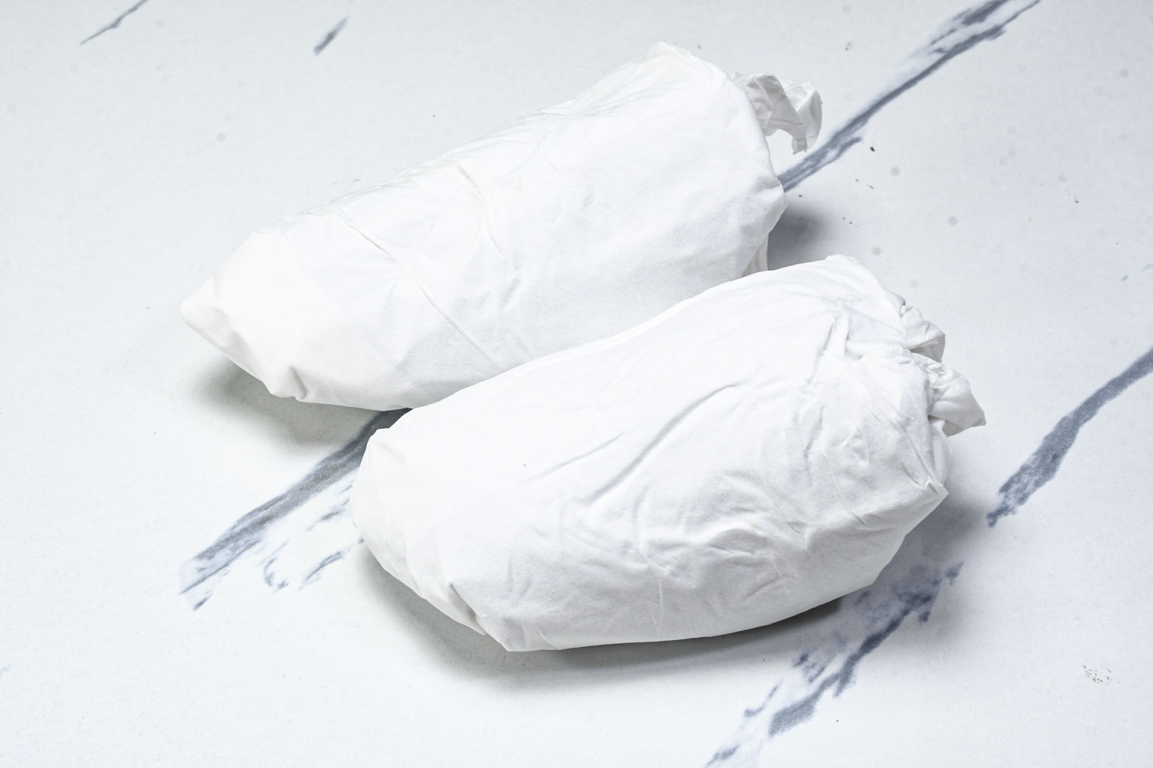 华伦天奴 尺码39-44

纯原版出品-Valentino 华伦天奴 明星同款 软羊皮舒适系带低帮生活休