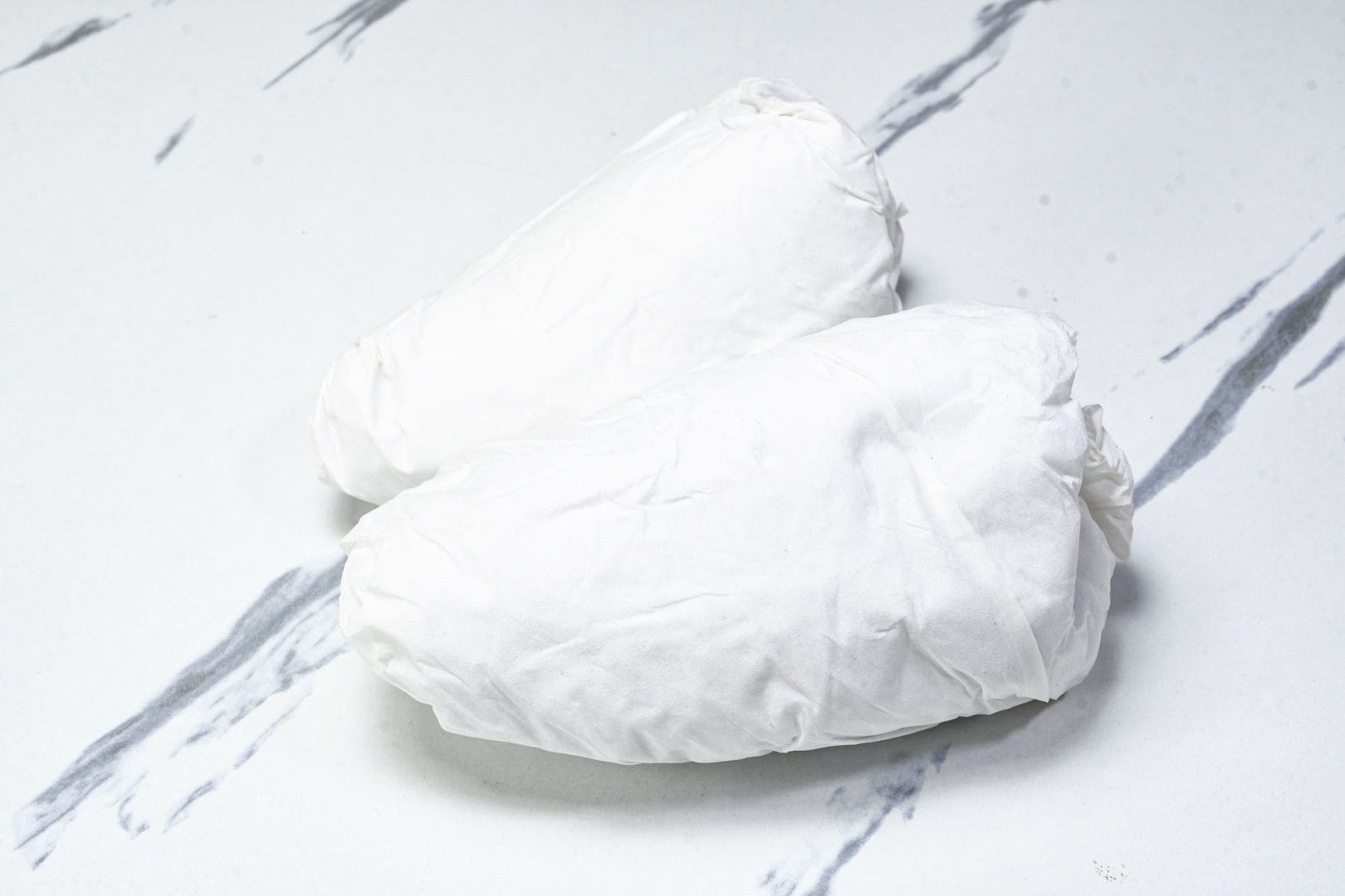 华伦天奴 尺码39-44

纯原版出品-Valentino 华伦天奴 明星同款 软羊皮舒适系带低帮生活休