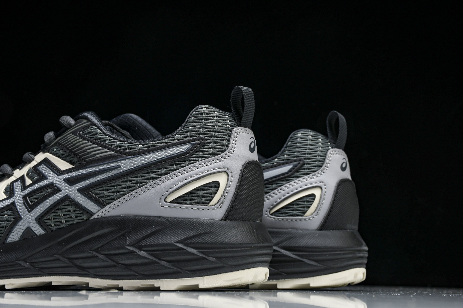 ASICS 尺码36-45

纯原版出品-Gel-Sonoma CN 亚瑟士运动休闲透气专业跑鞋 101
