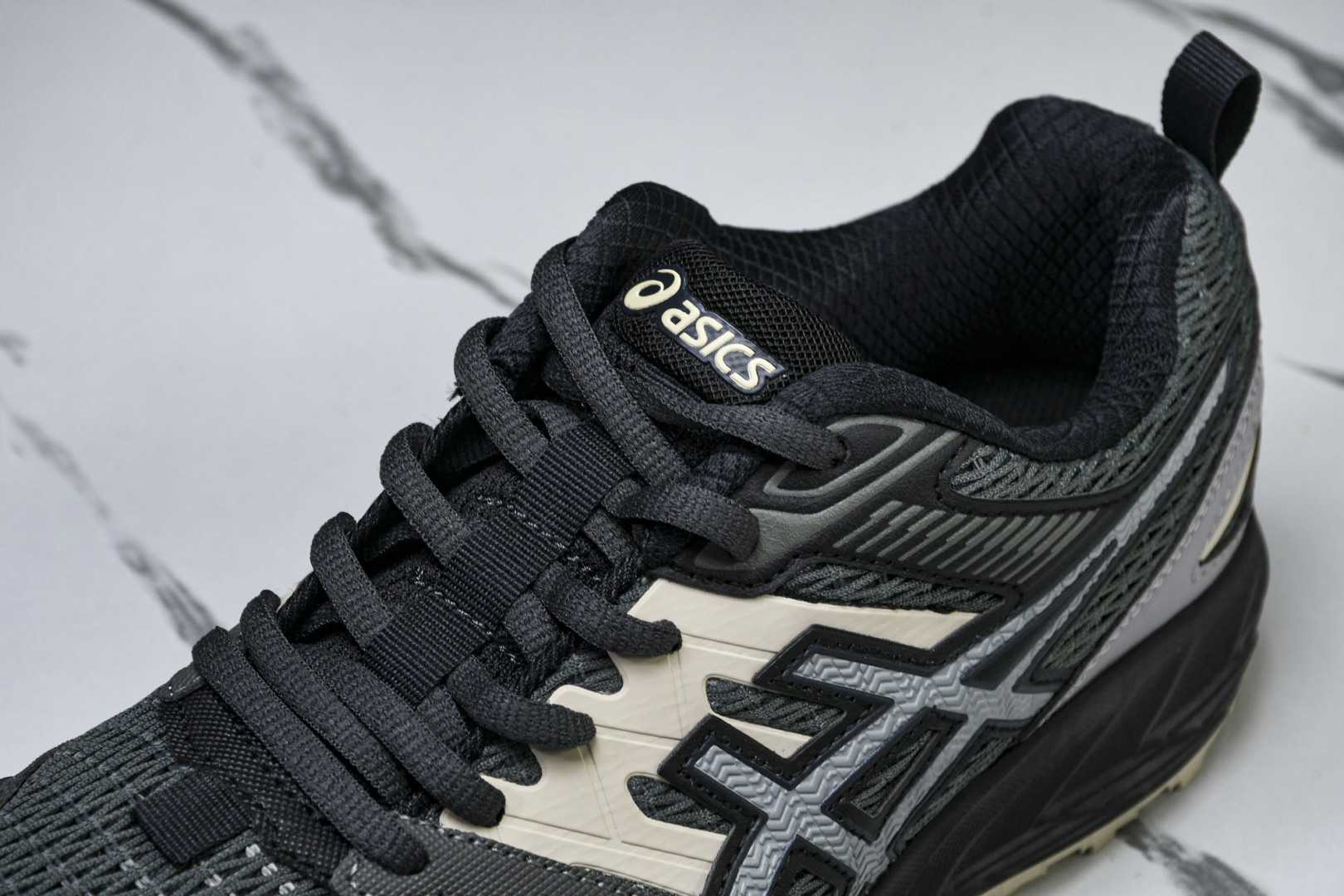 ASICS 尺码36-45

纯原版出品-Gel-Sonoma CN 亚瑟士运动休闲透气专业跑鞋 101