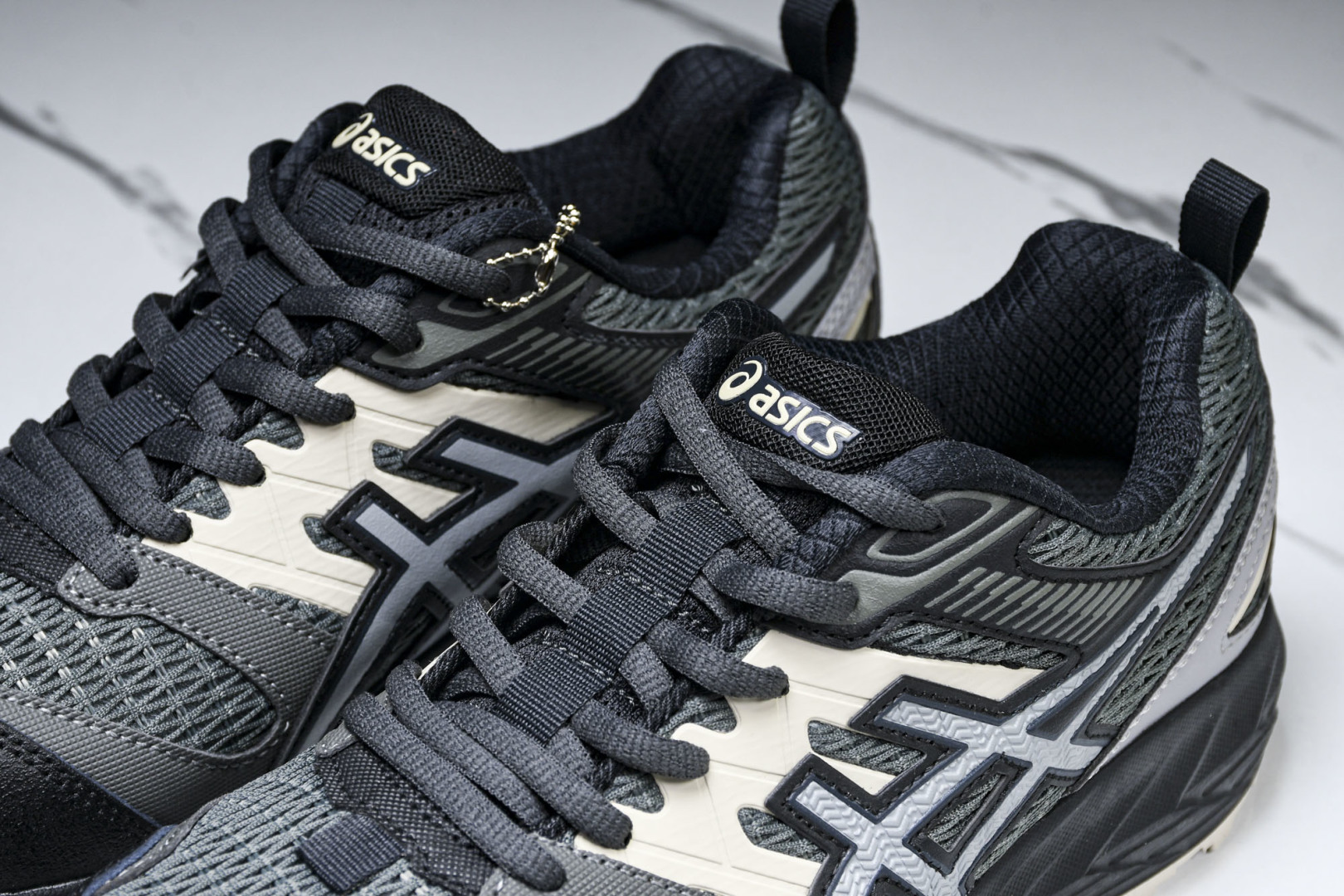 ASICS 尺码36-45

纯原版出品-Gel-Sonoma CN 亚瑟士运动休闲透气专业跑鞋 101