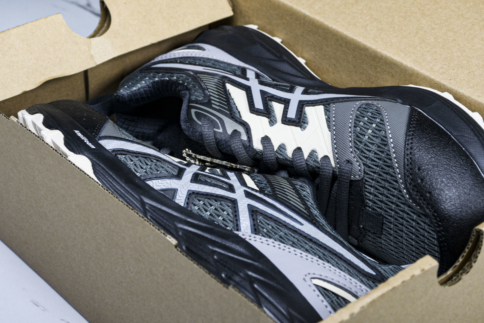 ASICS 尺码36-45

纯原版出品-Gel-Sonoma CN 亚瑟士运动休闲透气专业跑鞋 101