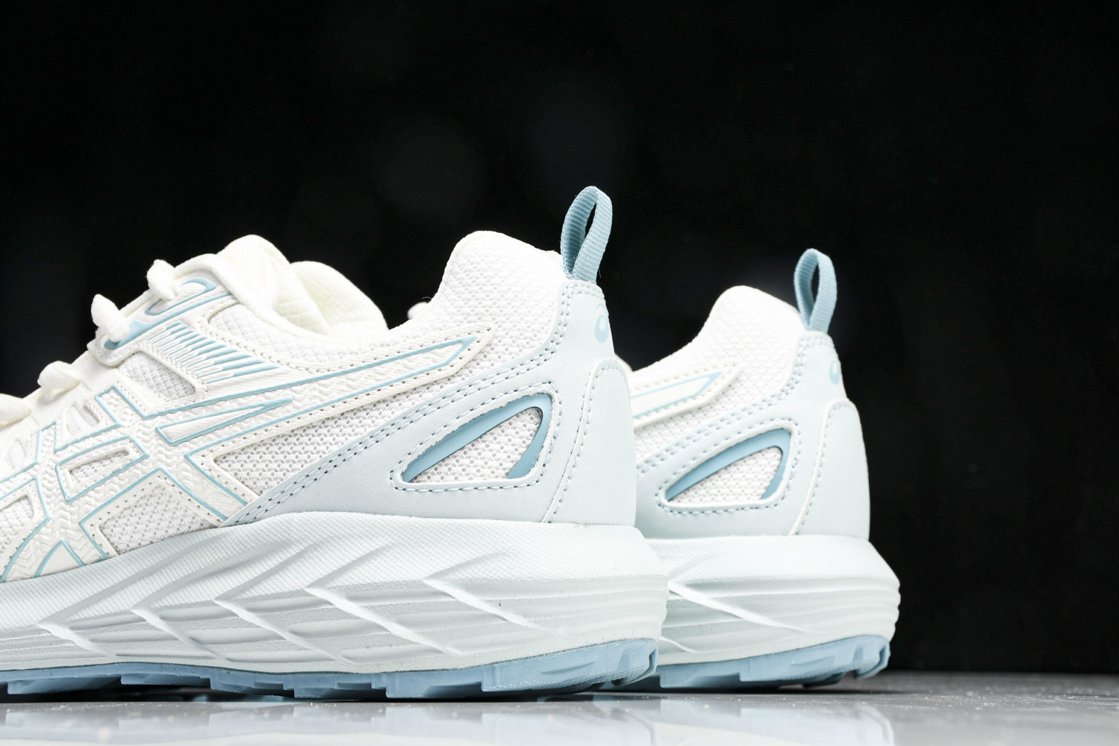 ASICS 尺码36-45

纯原版出品-Gel-Sonoma CN 亚瑟士运动休闲透气专业跑鞋 101