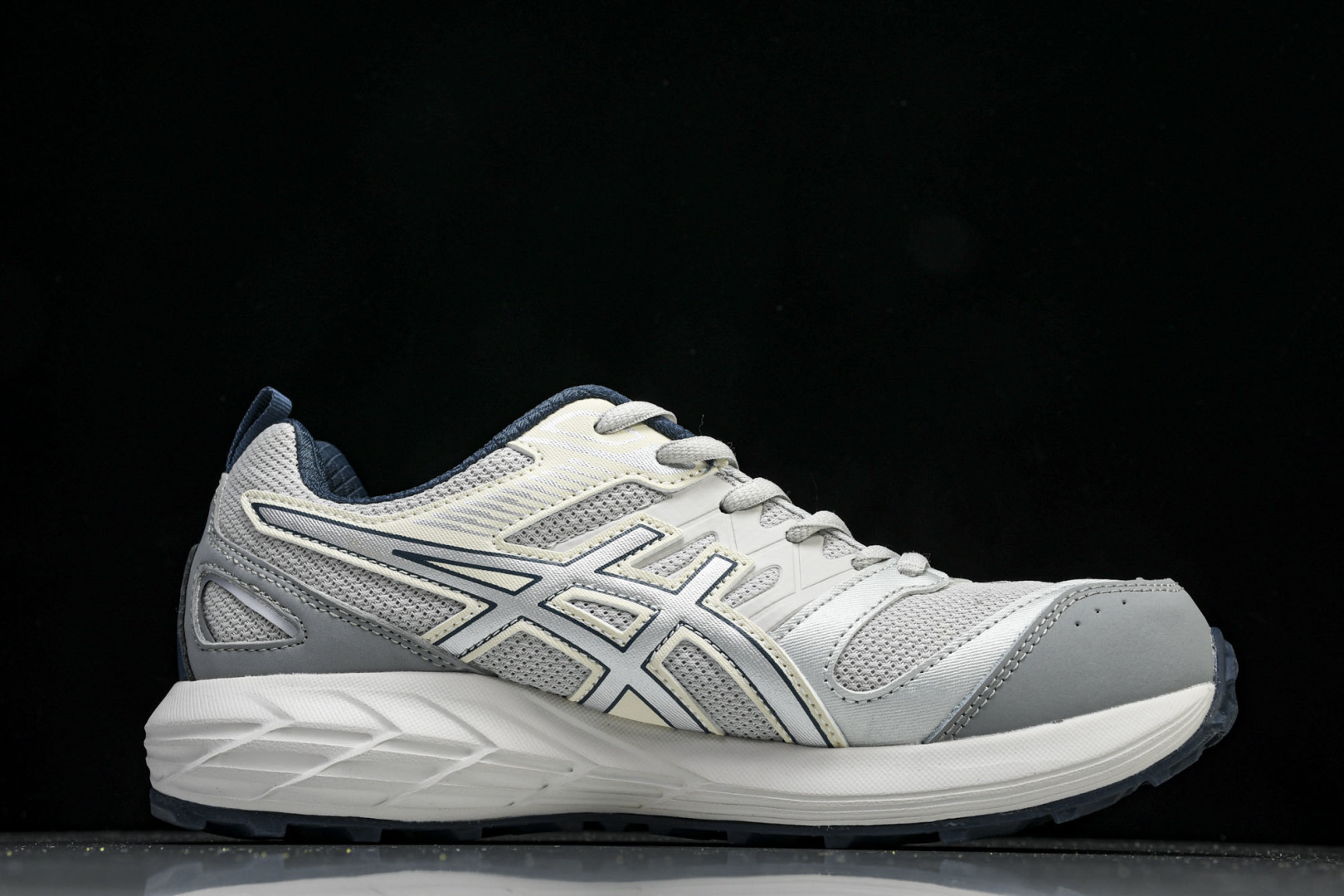 ASICS 尺码36-45

纯原版出品-Gel-Sonoma CN 亚瑟士运动休闲透气专业跑鞋 101