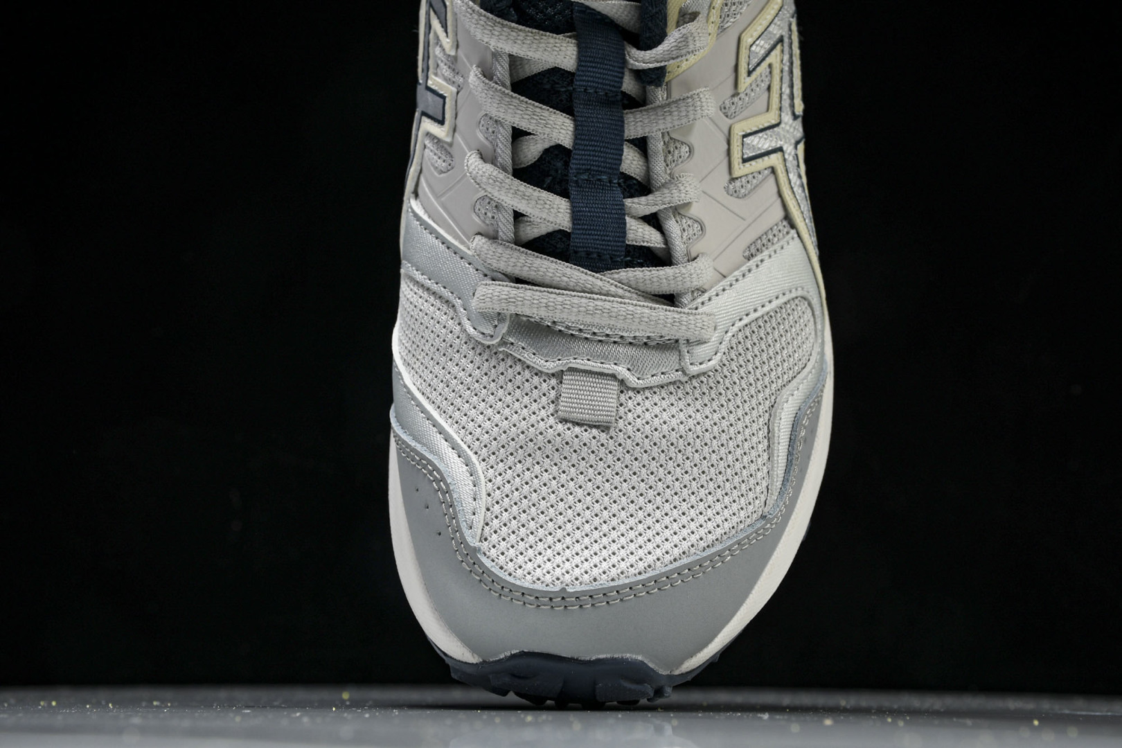 ASICS 尺码36-45

纯原版出品-Gel-Sonoma CN 亚瑟士运动休闲透气专业跑鞋 101