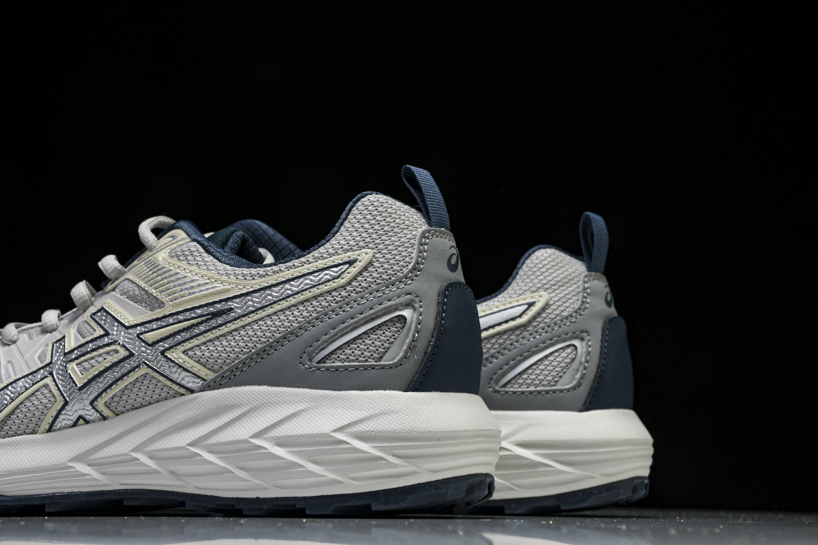 ASICS 尺码36-45

纯原版出品-Gel-Sonoma CN 亚瑟士运动休闲透气专业跑鞋 101
