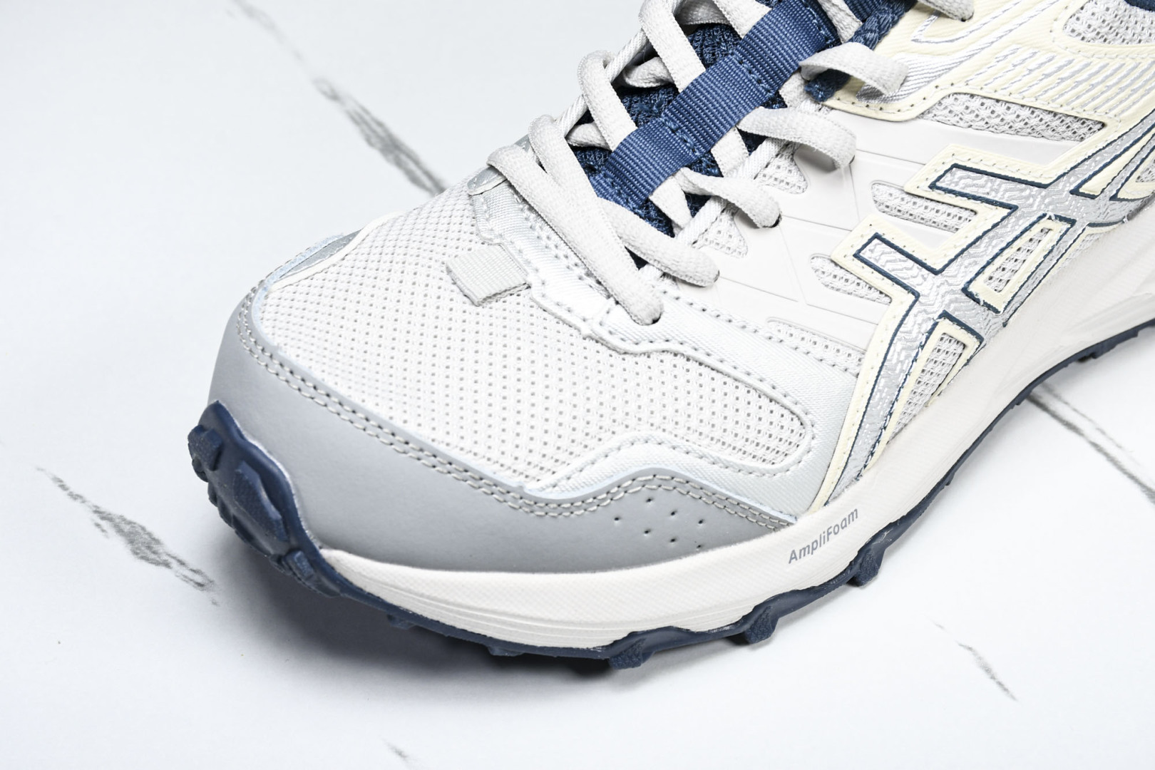 ASICS 尺码36-45

纯原版出品-Gel-Sonoma CN 亚瑟士运动休闲透气专业跑鞋 101