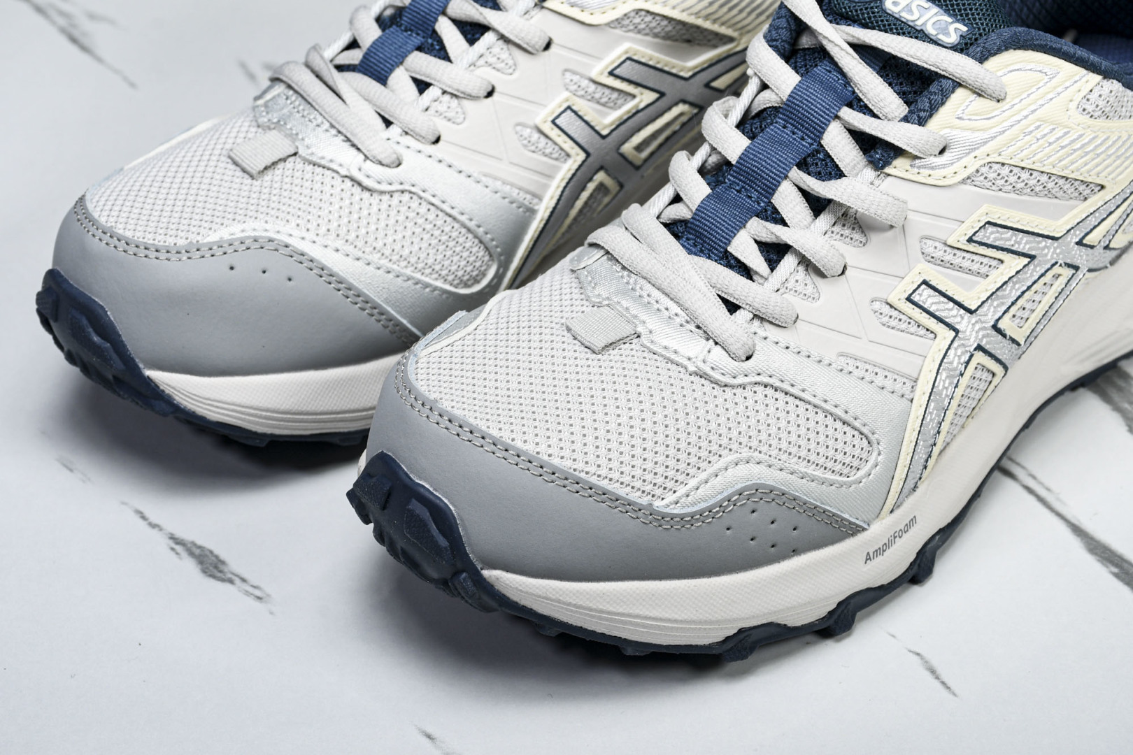ASICS 尺码36-45

纯原版出品-Gel-Sonoma CN 亚瑟士运动休闲透气专业跑鞋 101