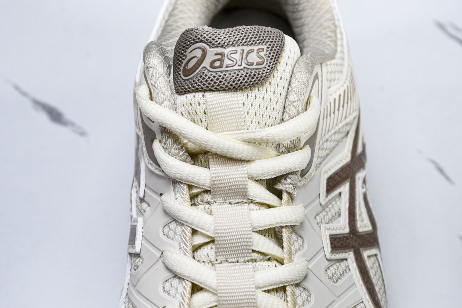 ASICS 尺码36-45

纯原版出品-Gel-Sonoma CN 亚瑟士运动休闲透气专业跑鞋 101