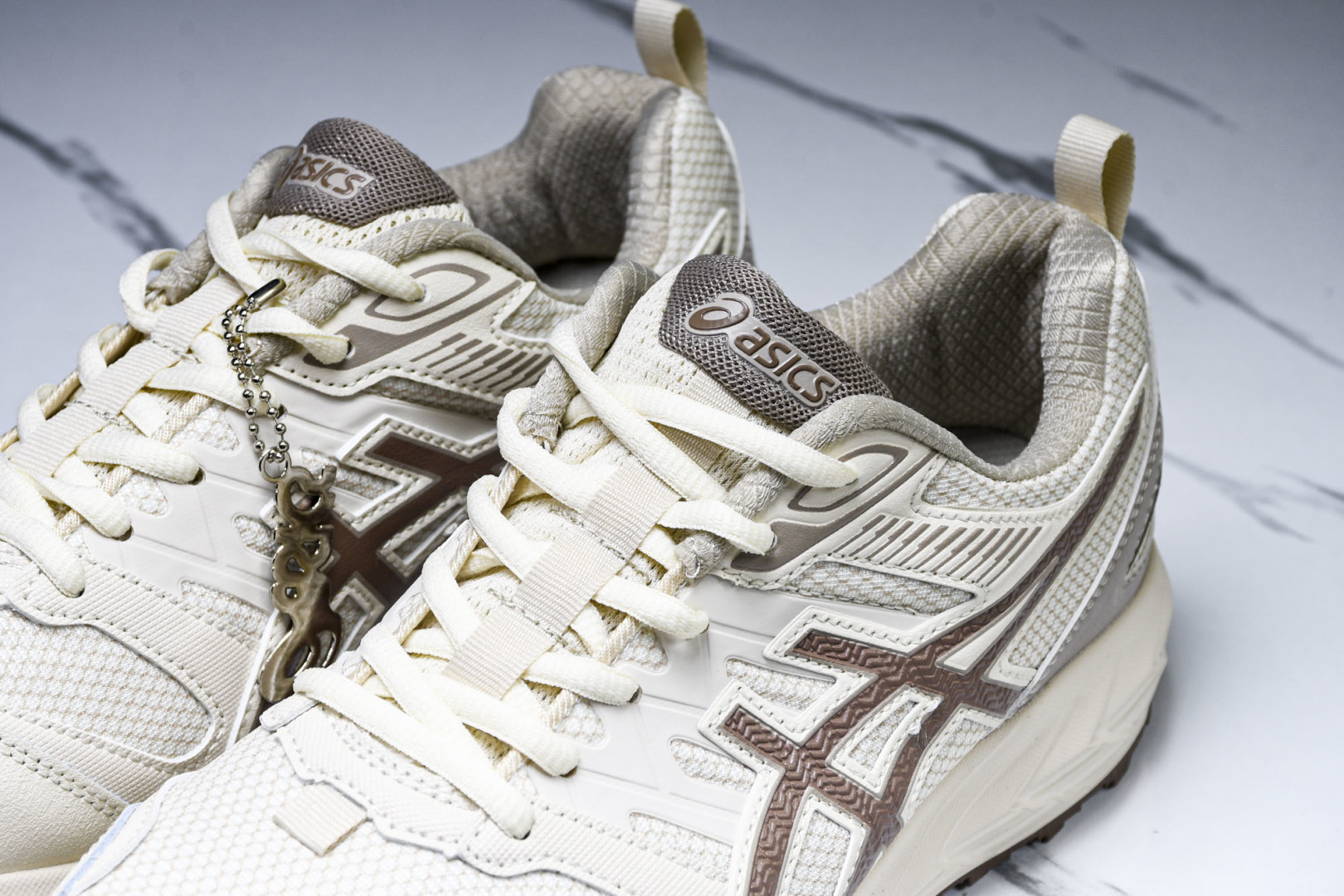 ASICS 尺码36-45

纯原版出品-Gel-Sonoma CN 亚瑟士运动休闲透气专业跑鞋 101