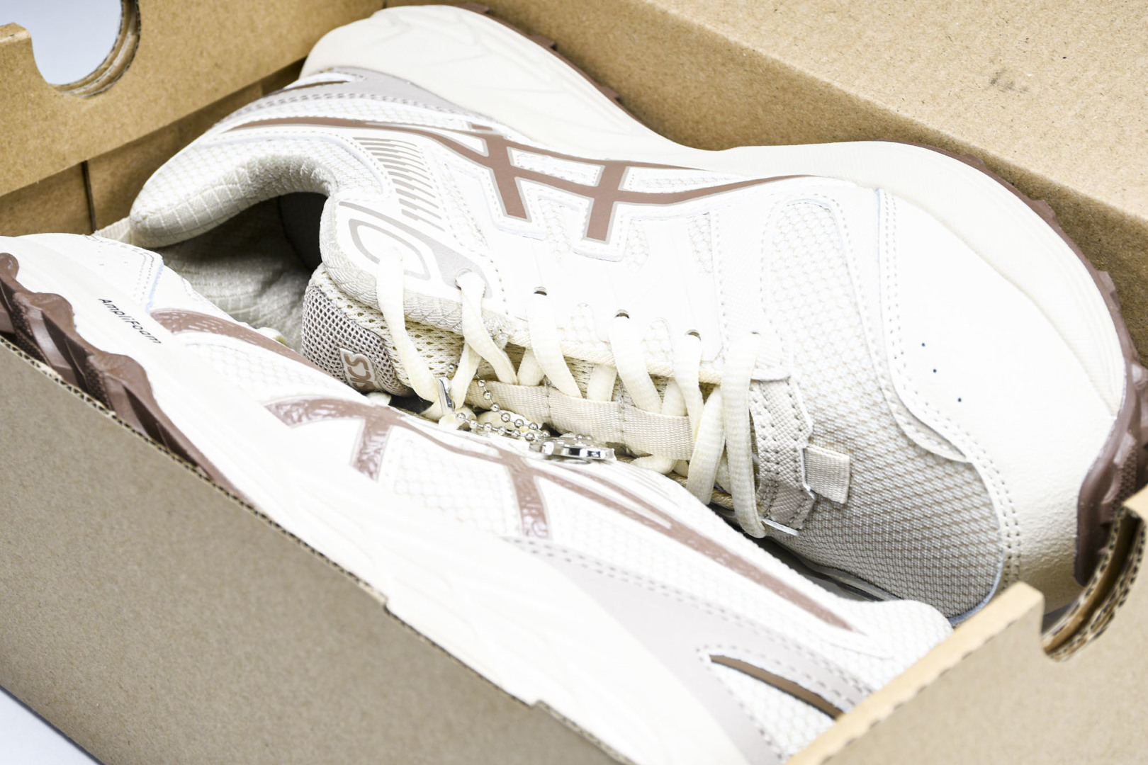 ASICS 尺码36-45

纯原版出品-Gel-Sonoma CN 亚瑟士运动休闲透气专业跑鞋 101
