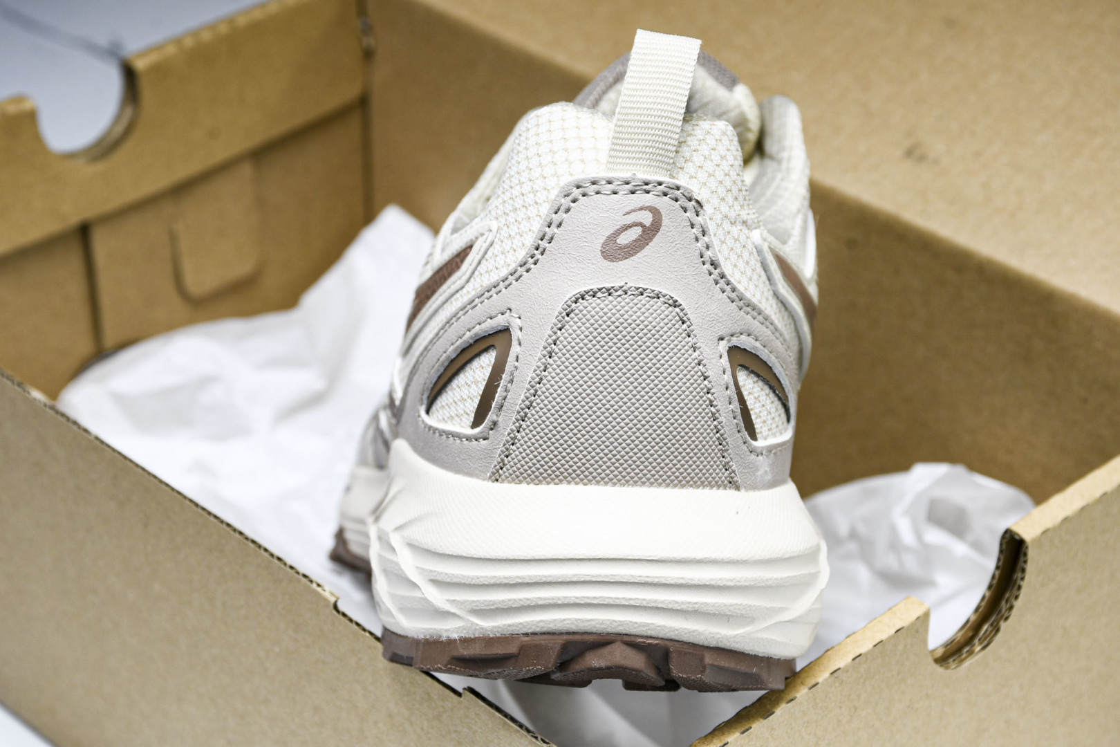 ASICS 尺码36-45

纯原版出品-Gel-Sonoma CN 亚瑟士运动休闲透气专业跑鞋 101