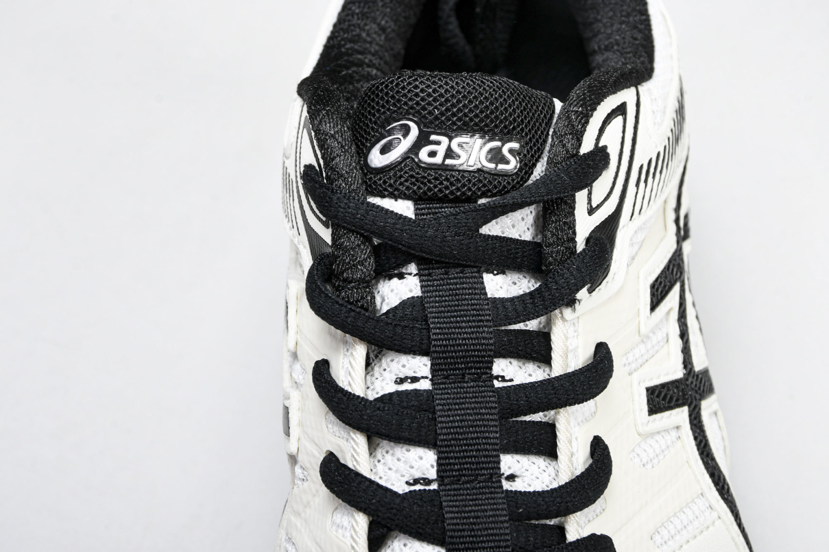 ASICS 尺码36-45

纯原版出品-Gel-Sonoma CN 亚瑟士运动休闲透气专业跑鞋 101