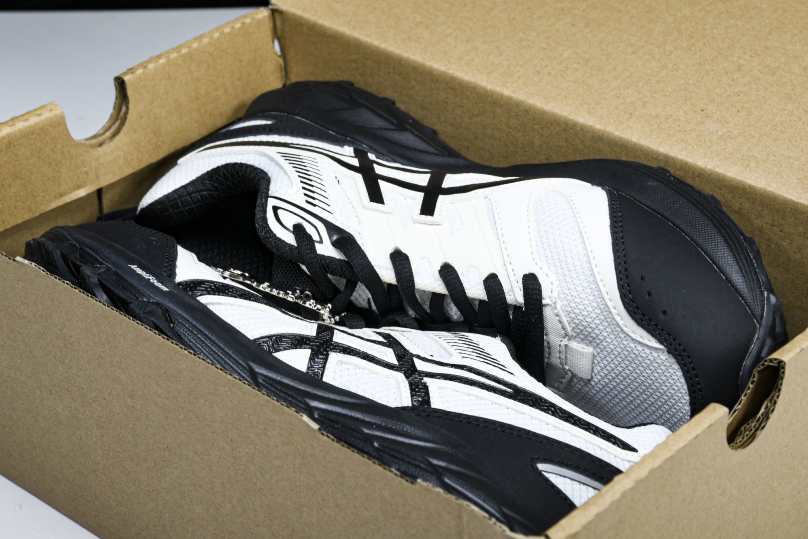 ASICS 尺码36-45

纯原版出品-Gel-Sonoma CN 亚瑟士运动休闲透气专业跑鞋 101