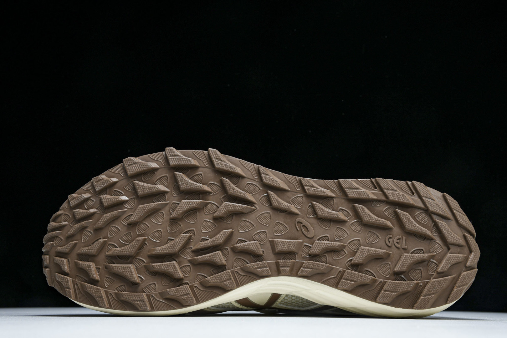 ASICS 尺码36-45

纯原版出品-Gel-Sonoma CN 亚瑟士运动休闲透气专业跑鞋 101